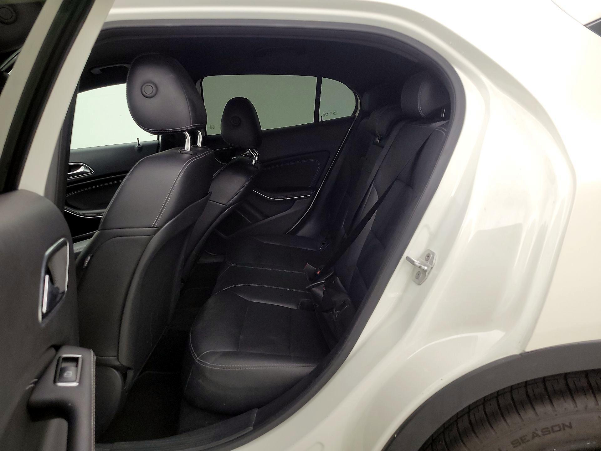 Thumbnail: 2016 Mercedes-Benz GLA - 18