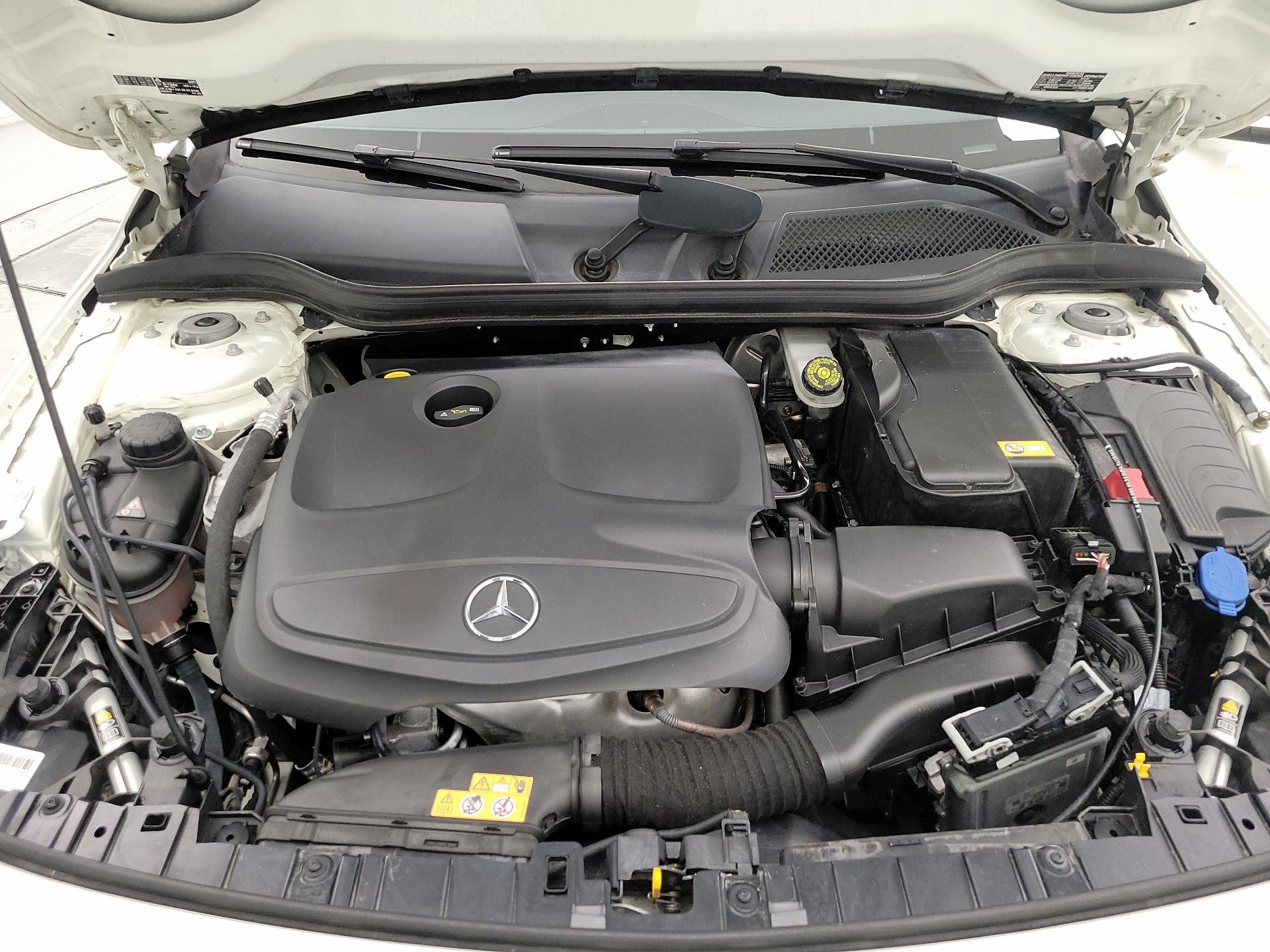 Thumbnail: 2016 Mercedes-Benz GLA - 20