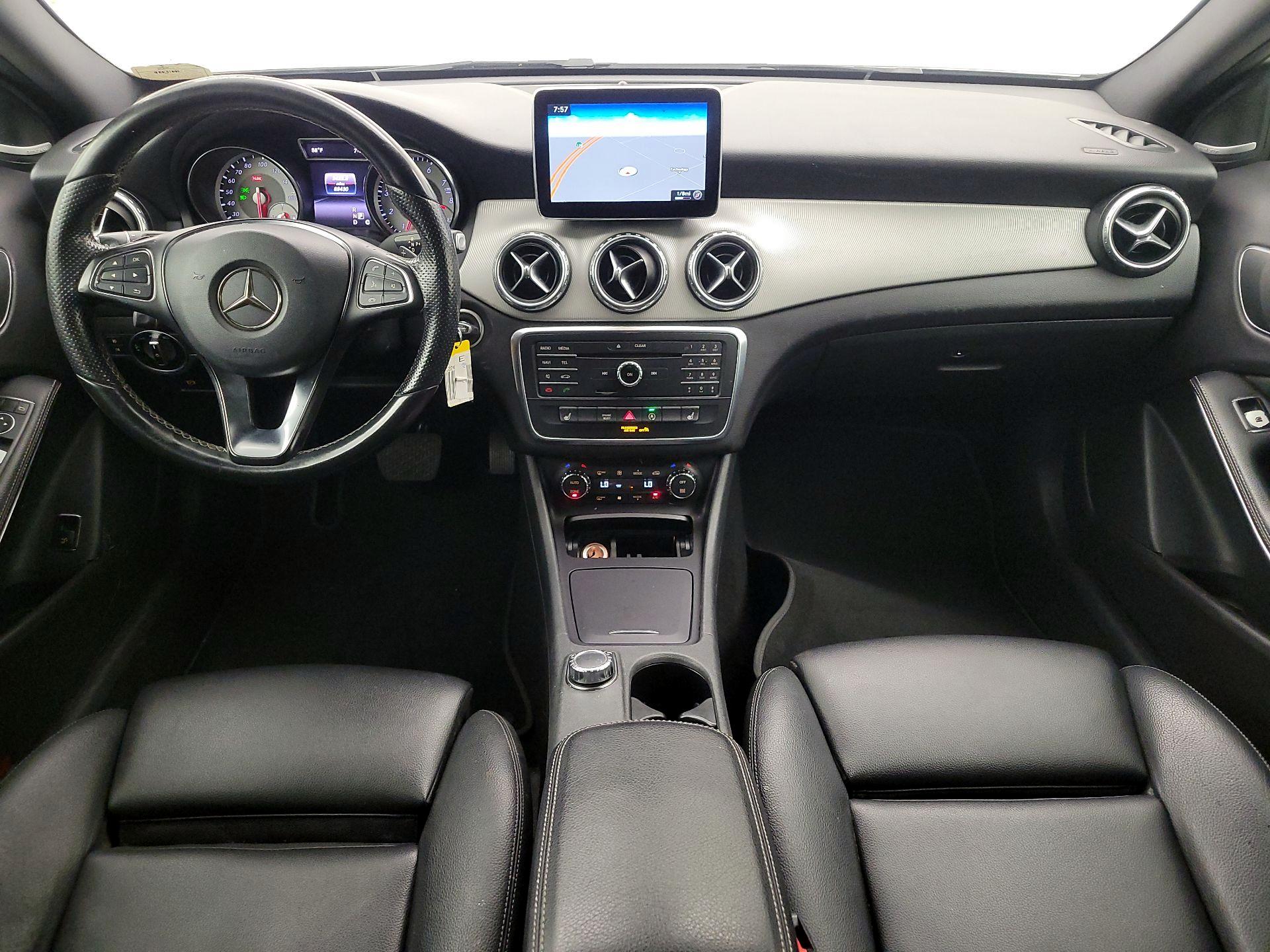 Thumbnail: 2016 Mercedes-Benz GLA - 8