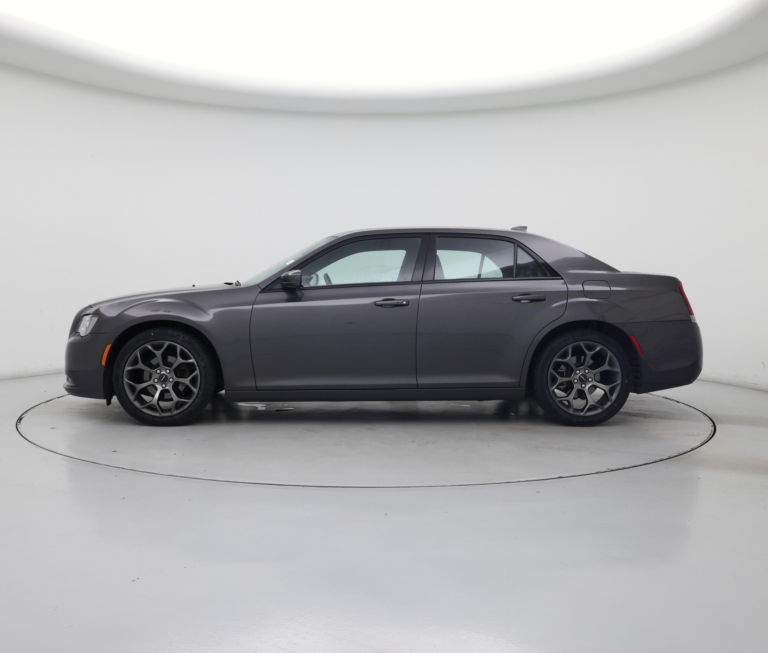 Thumbnail: 2016 Chrysler 300 - 3