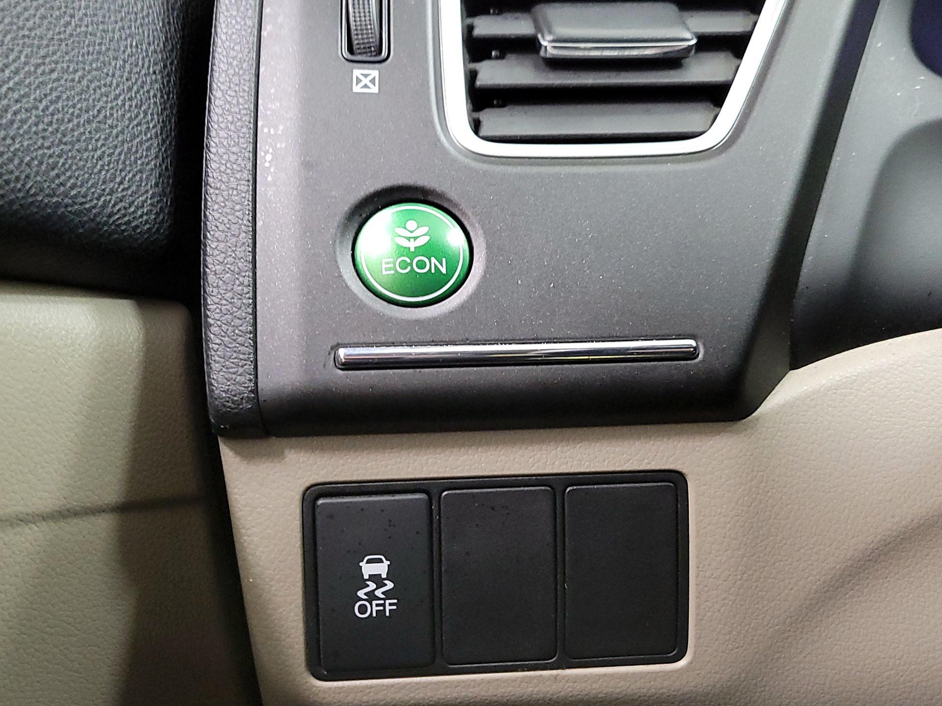 Thumbnail: 2015 Honda Civic - 13