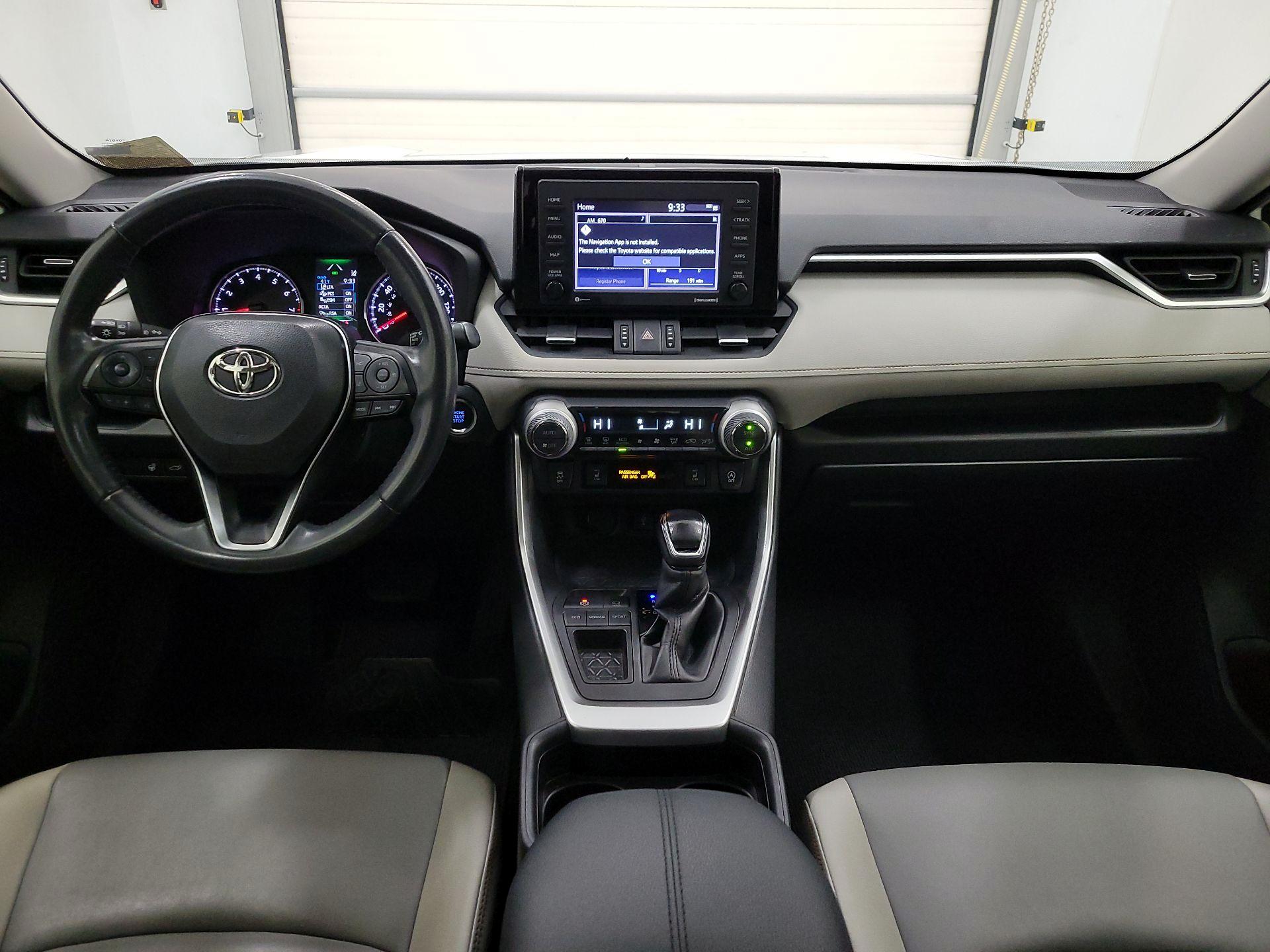 Thumbnail: 2020 Toyota RAV4 - 9