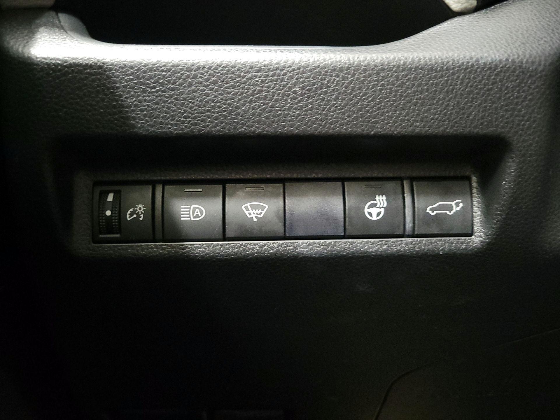 Thumbnail: 2020 Toyota RAV4 - 13