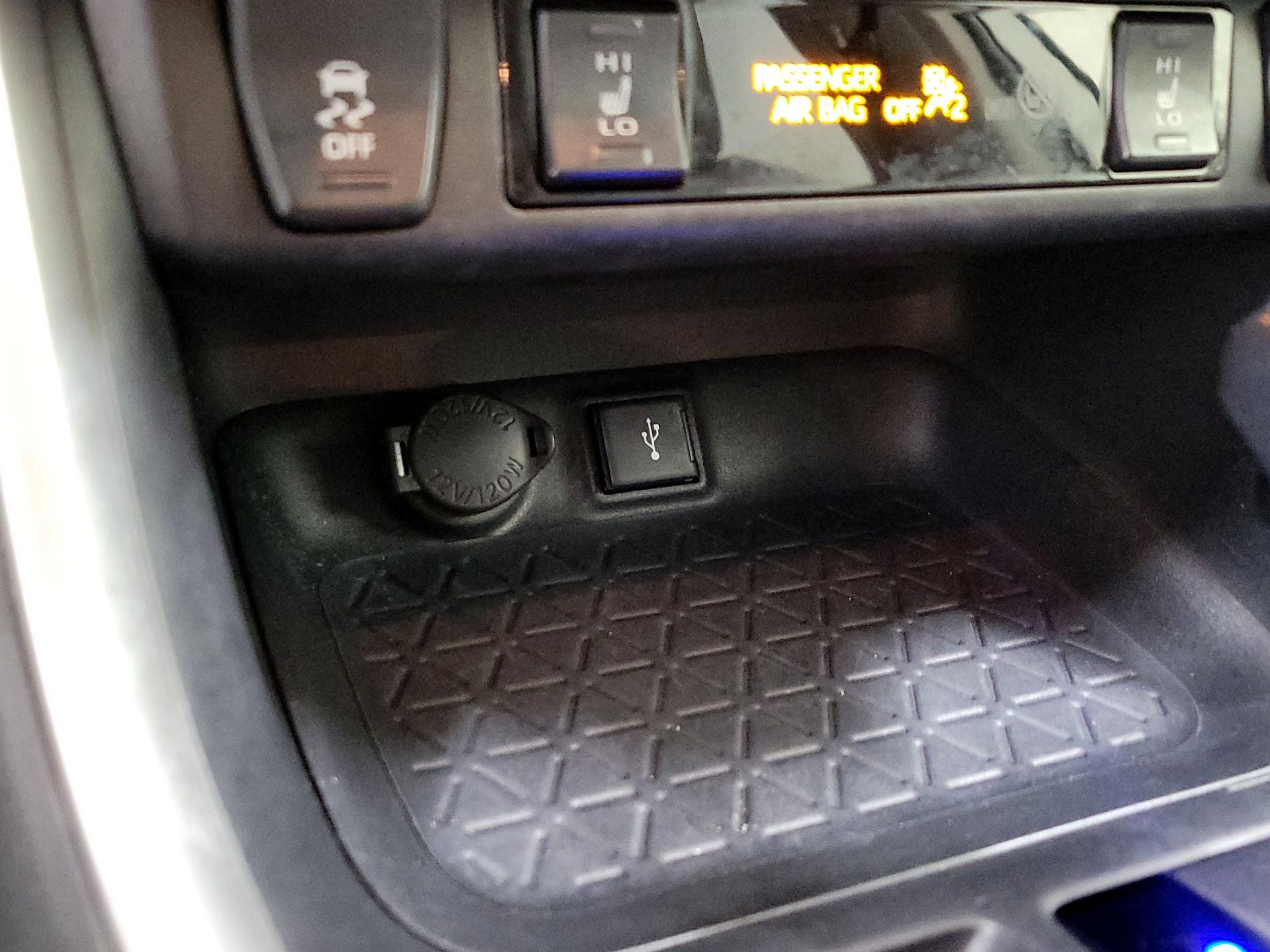 Thumbnail: 2020 Toyota RAV4 - 18