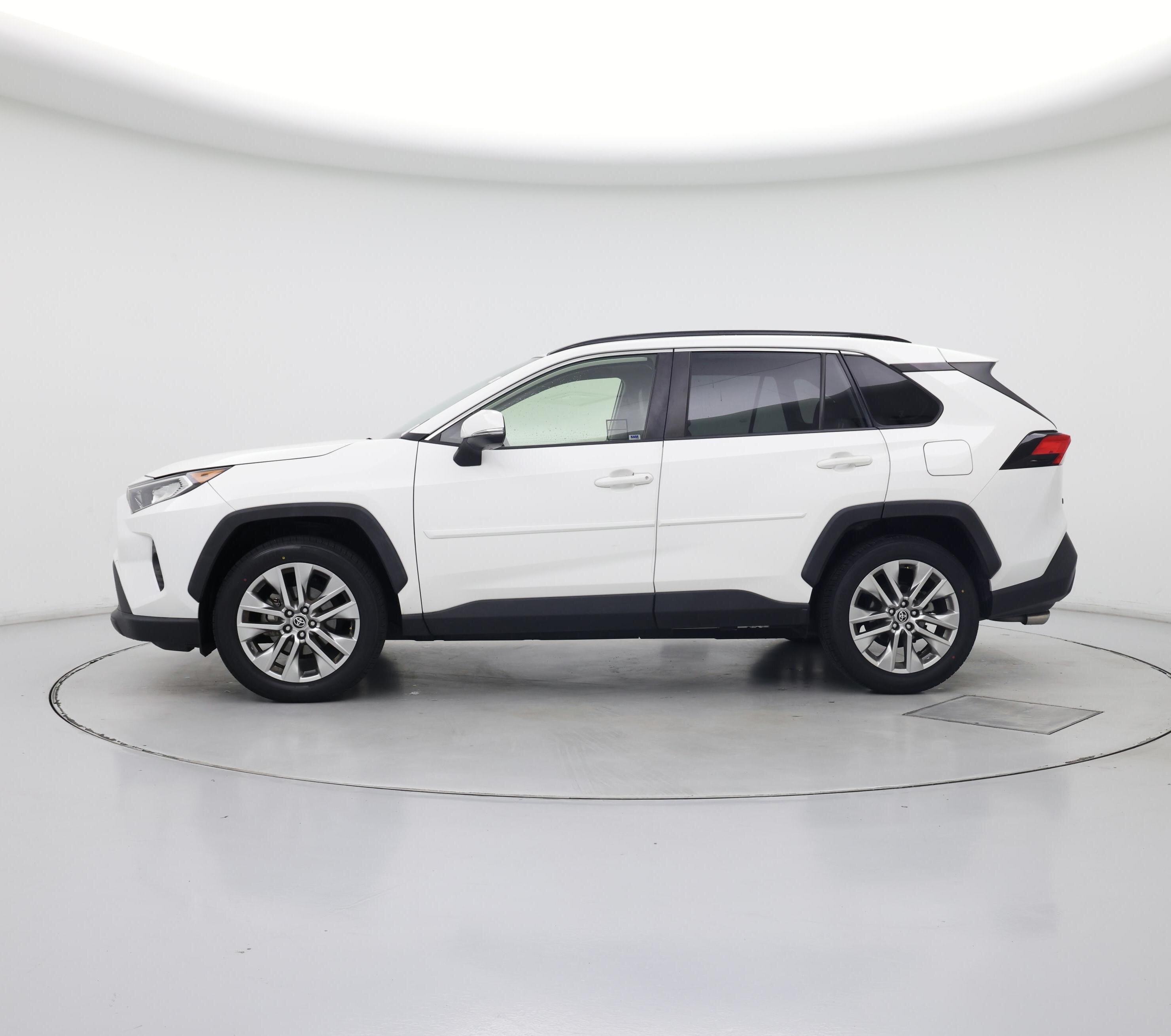 Thumbnail: 2020 Toyota RAV4 - 3