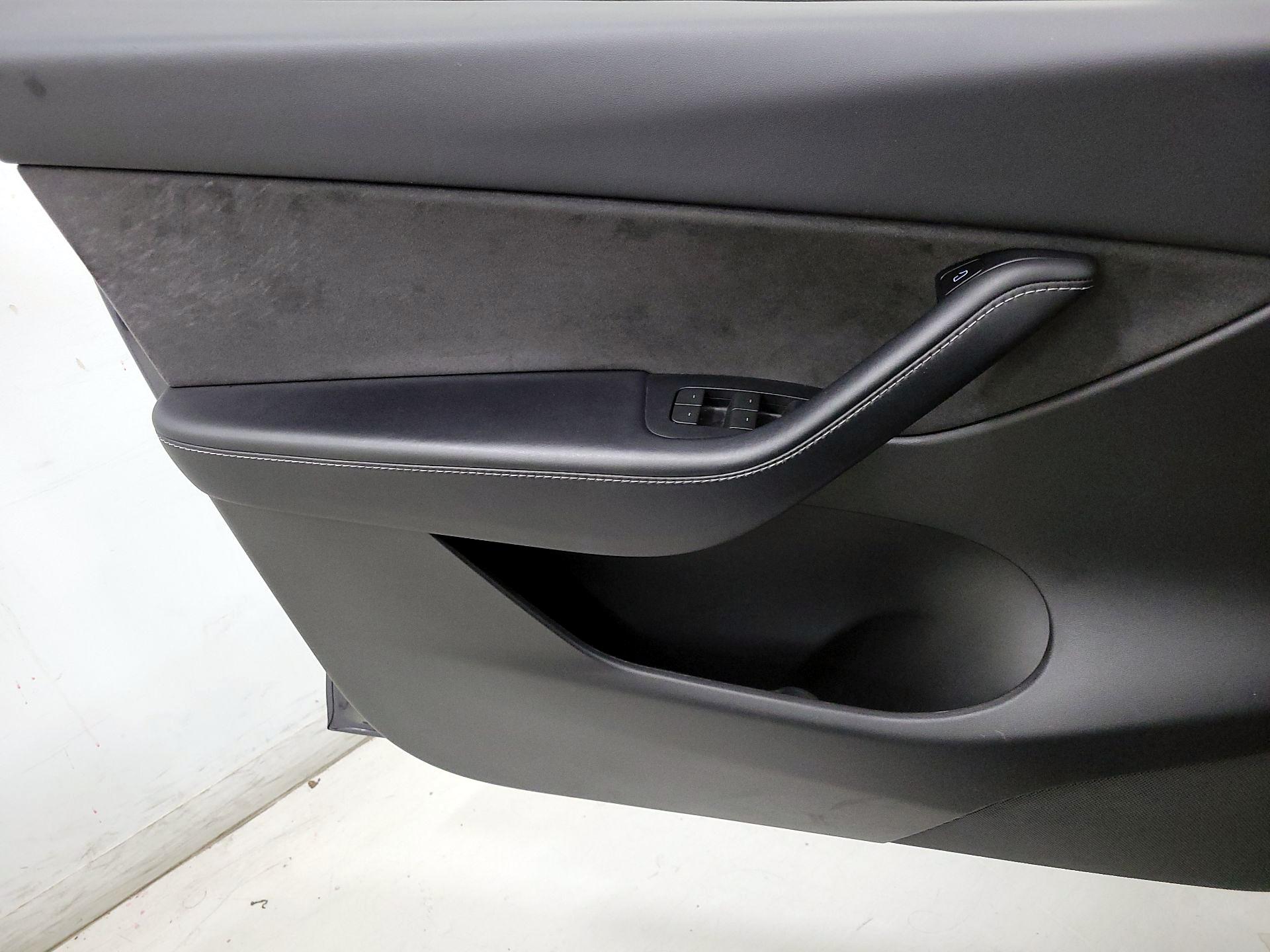 Thumbnail: 2022 Tesla Model Y - 12