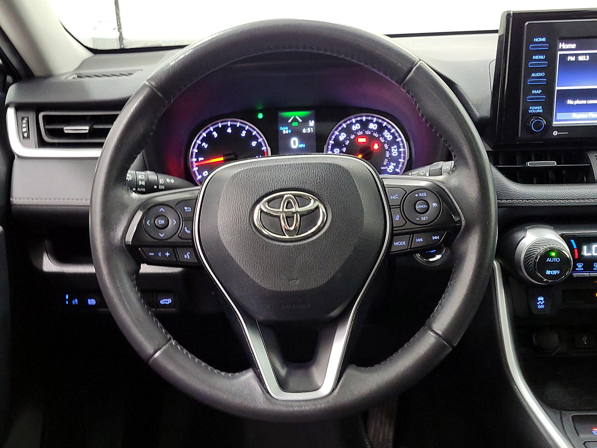 Thumbnail: 2022 Toyota RAV4 - 10