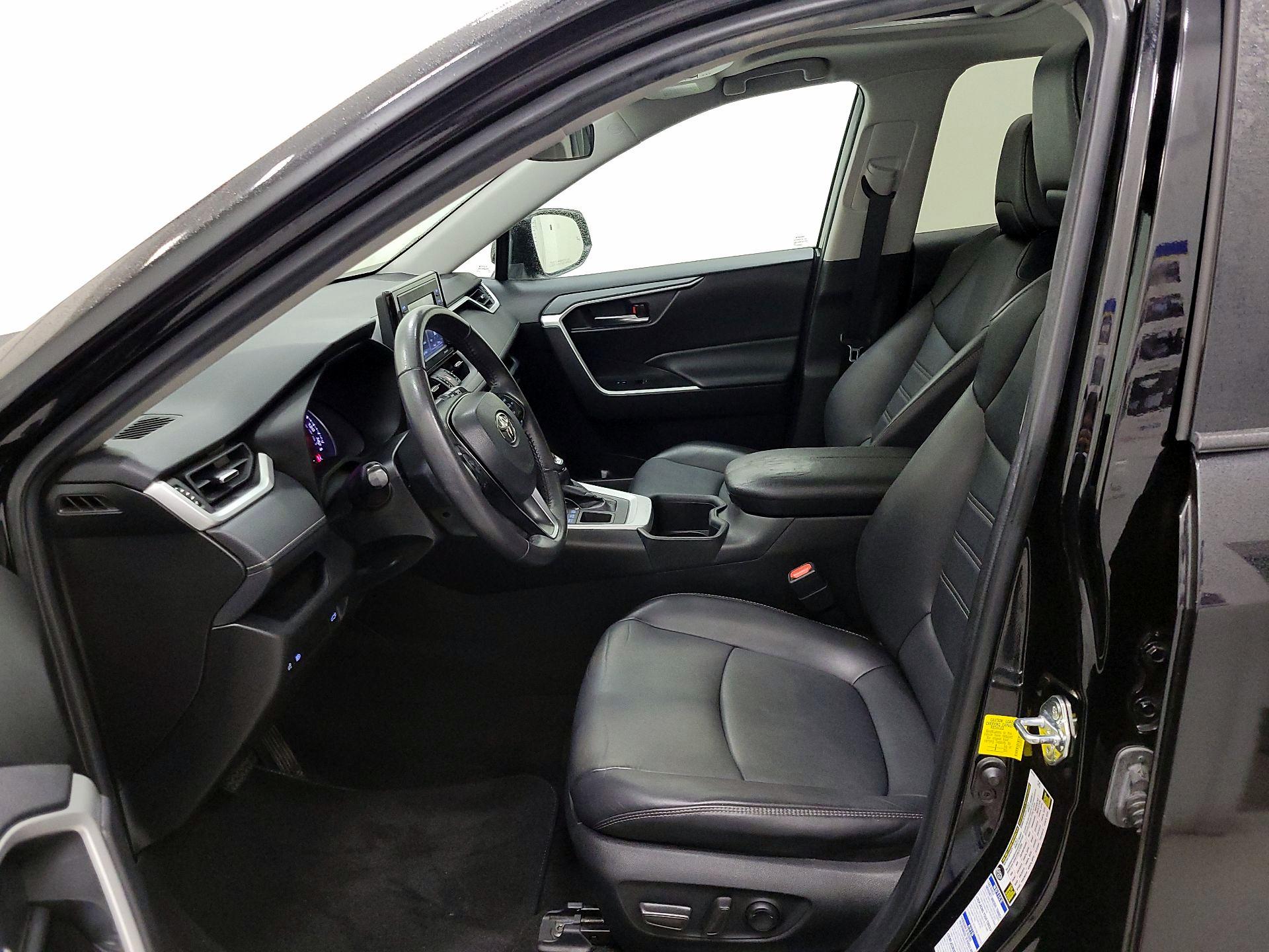 Thumbnail: 2022 Toyota RAV4 - 11