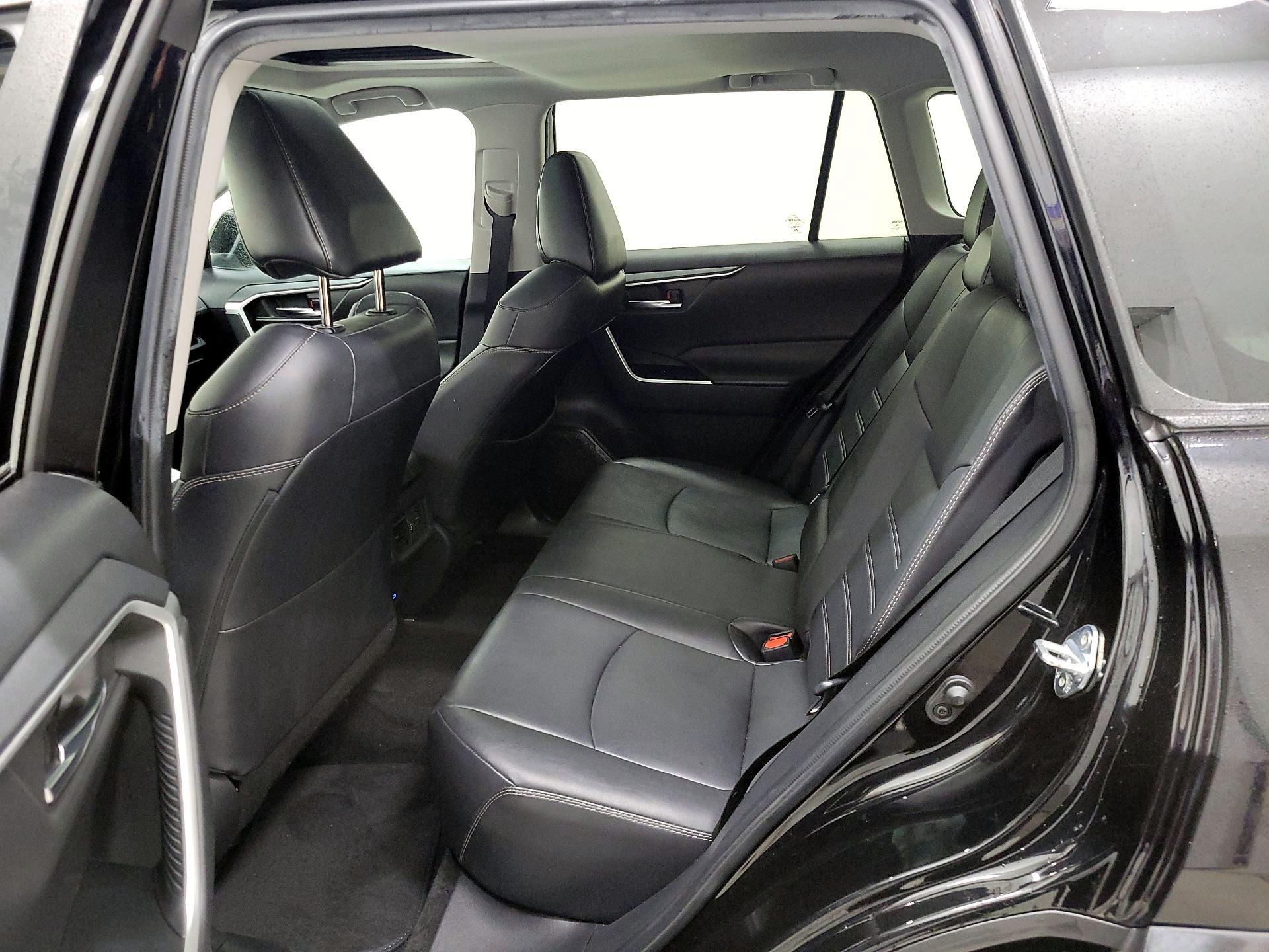 Thumbnail: 2022 Toyota RAV4 - 20