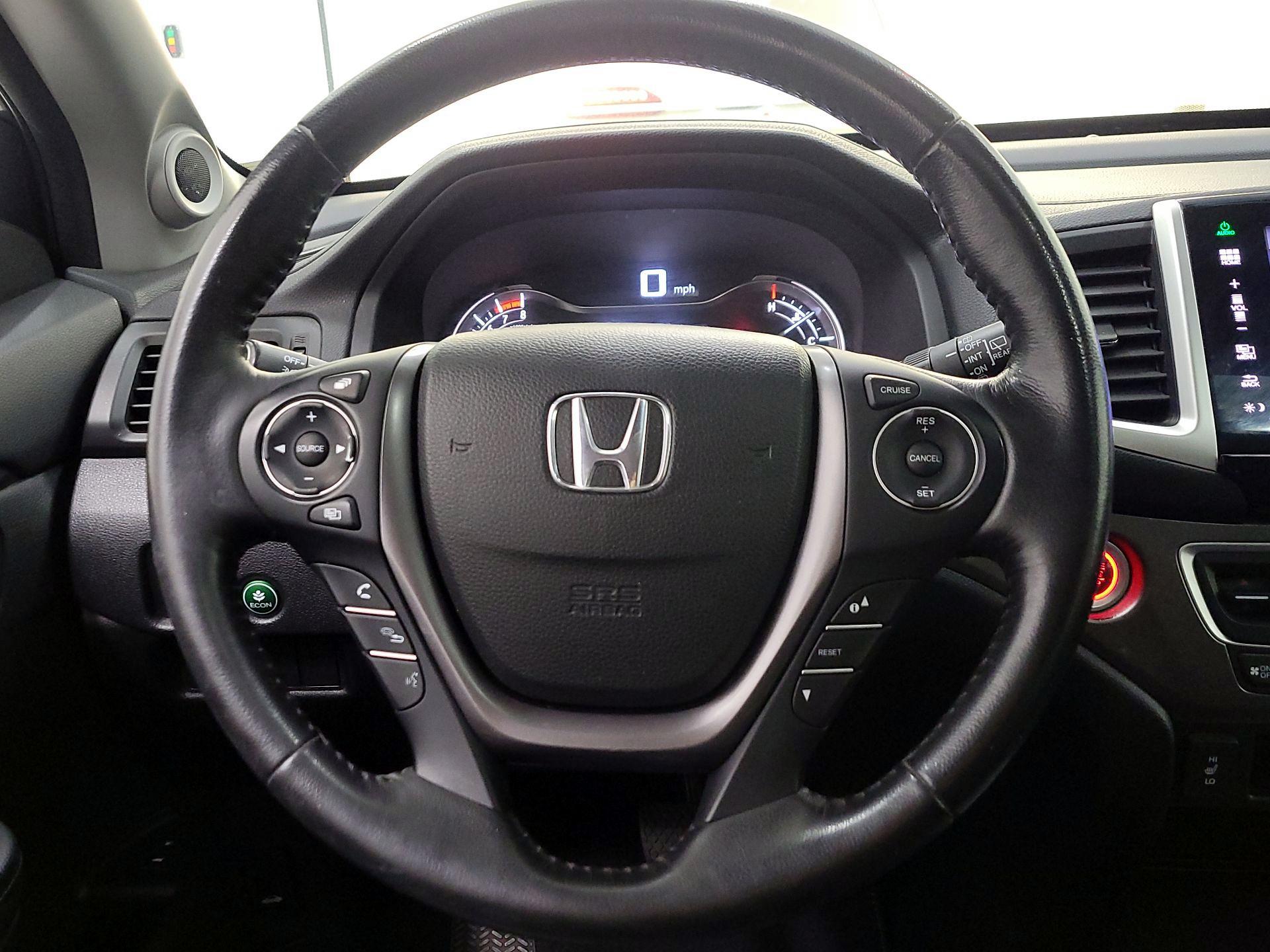 Thumbnail: 2016 Honda Pilot - 10