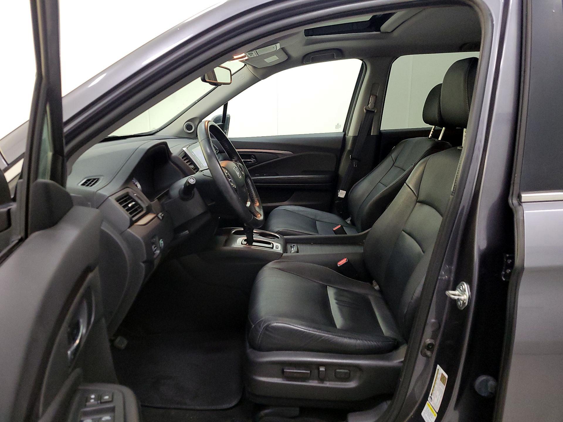 Thumbnail: 2016 Honda Pilot - 11