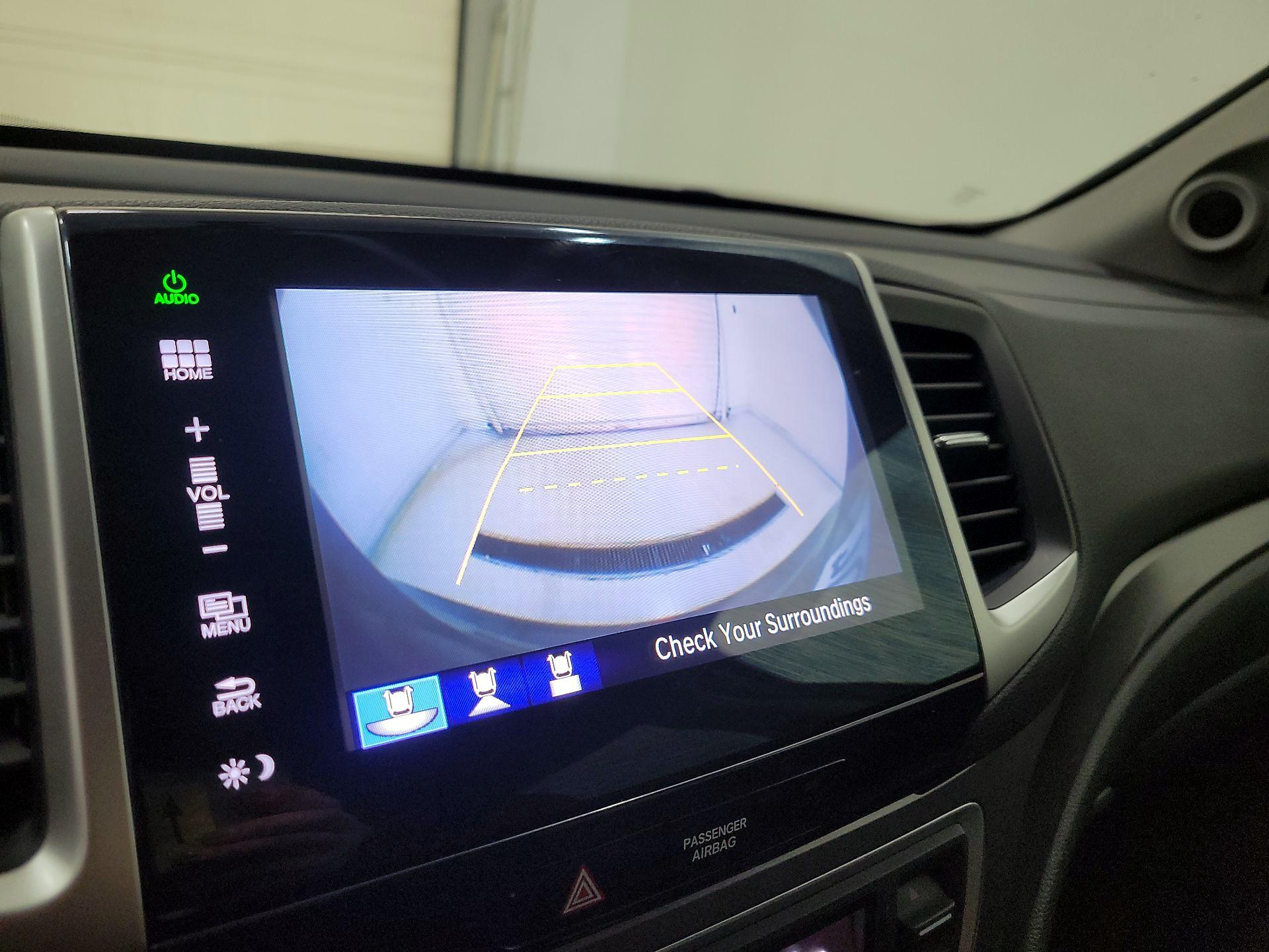 Thumbnail: 2016 Honda Pilot - 14