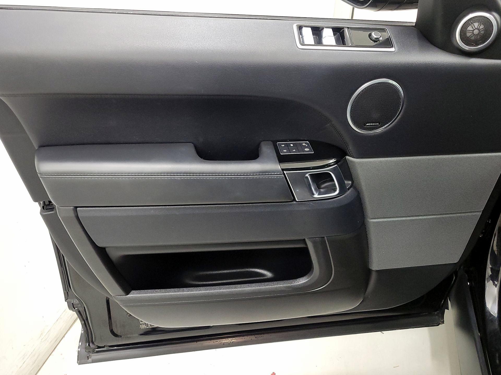 Thumbnail: 2019 Land Rover Range Rover Sport - 12