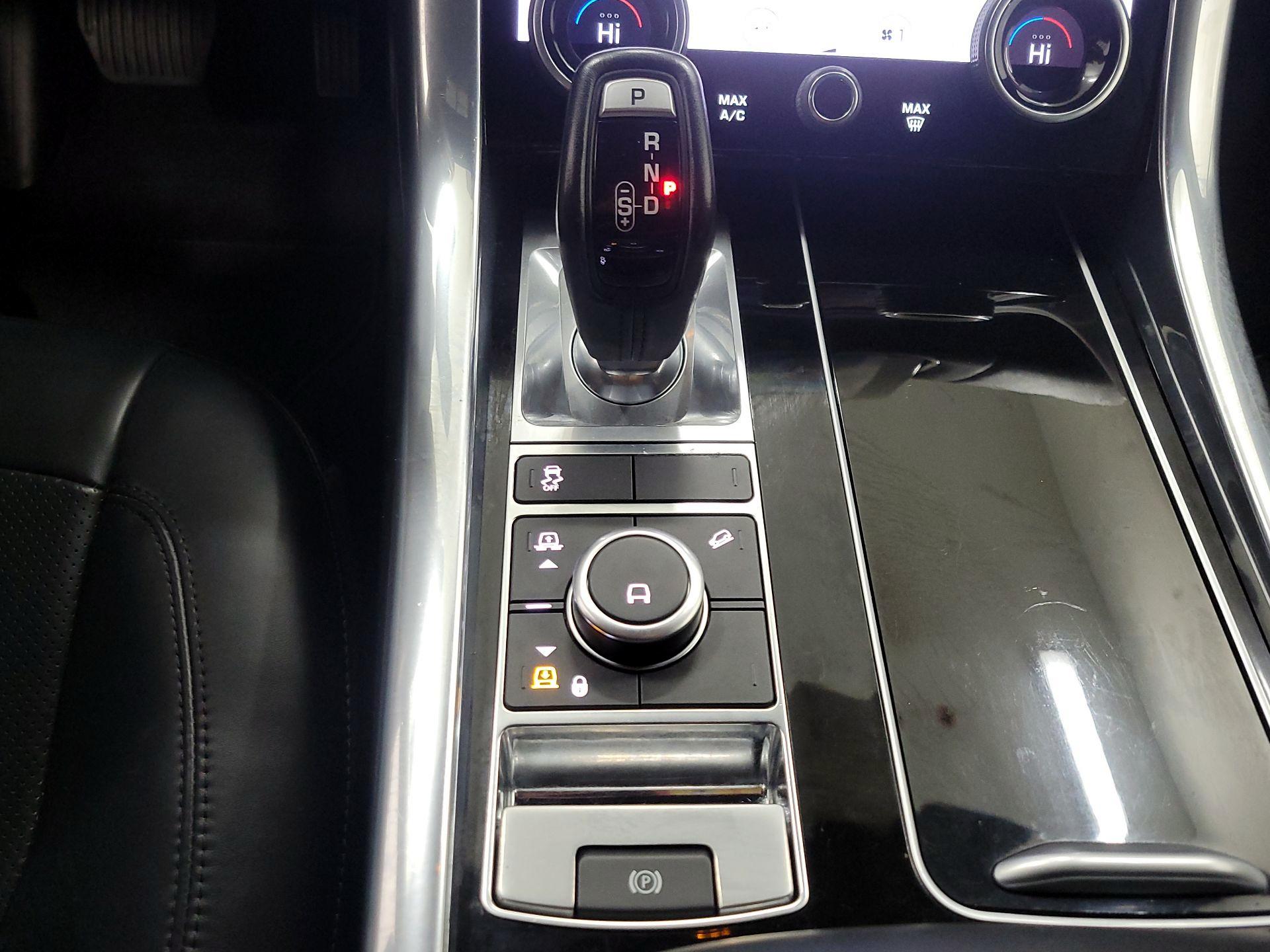 Thumbnail: 2019 Land Rover Range Rover Sport - 16