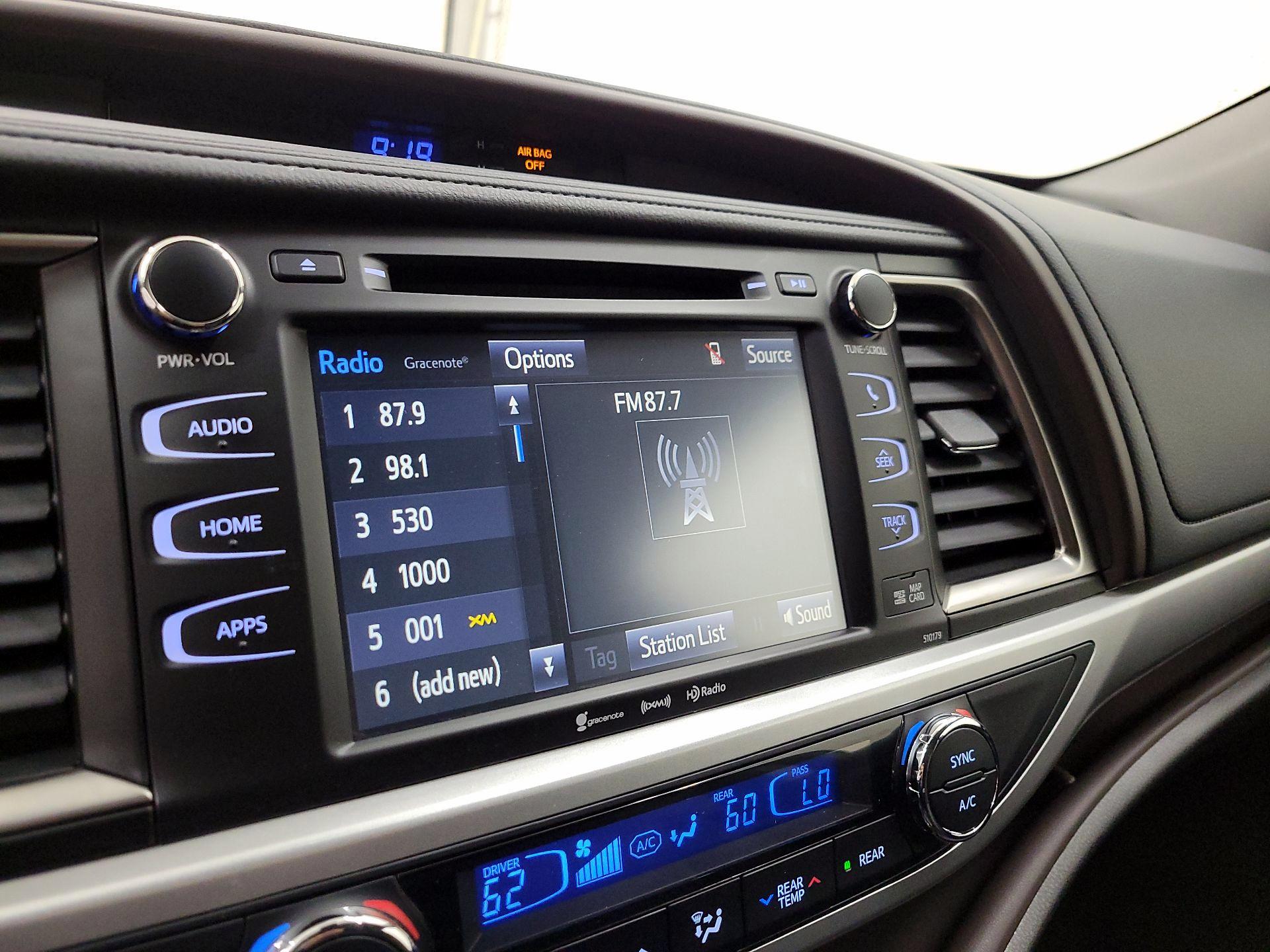 Thumbnail: 2017 Toyota Highlander - 16