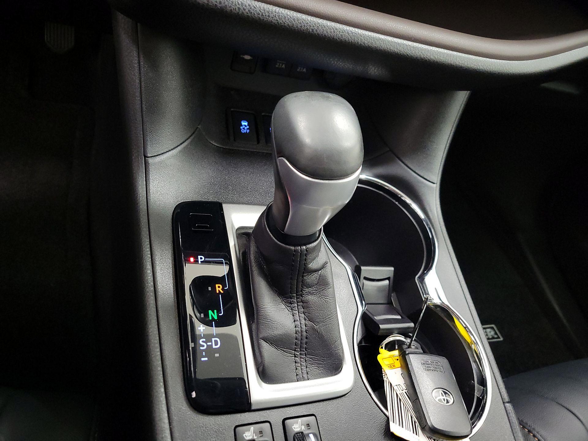 Thumbnail: 2017 Toyota Highlander - 18