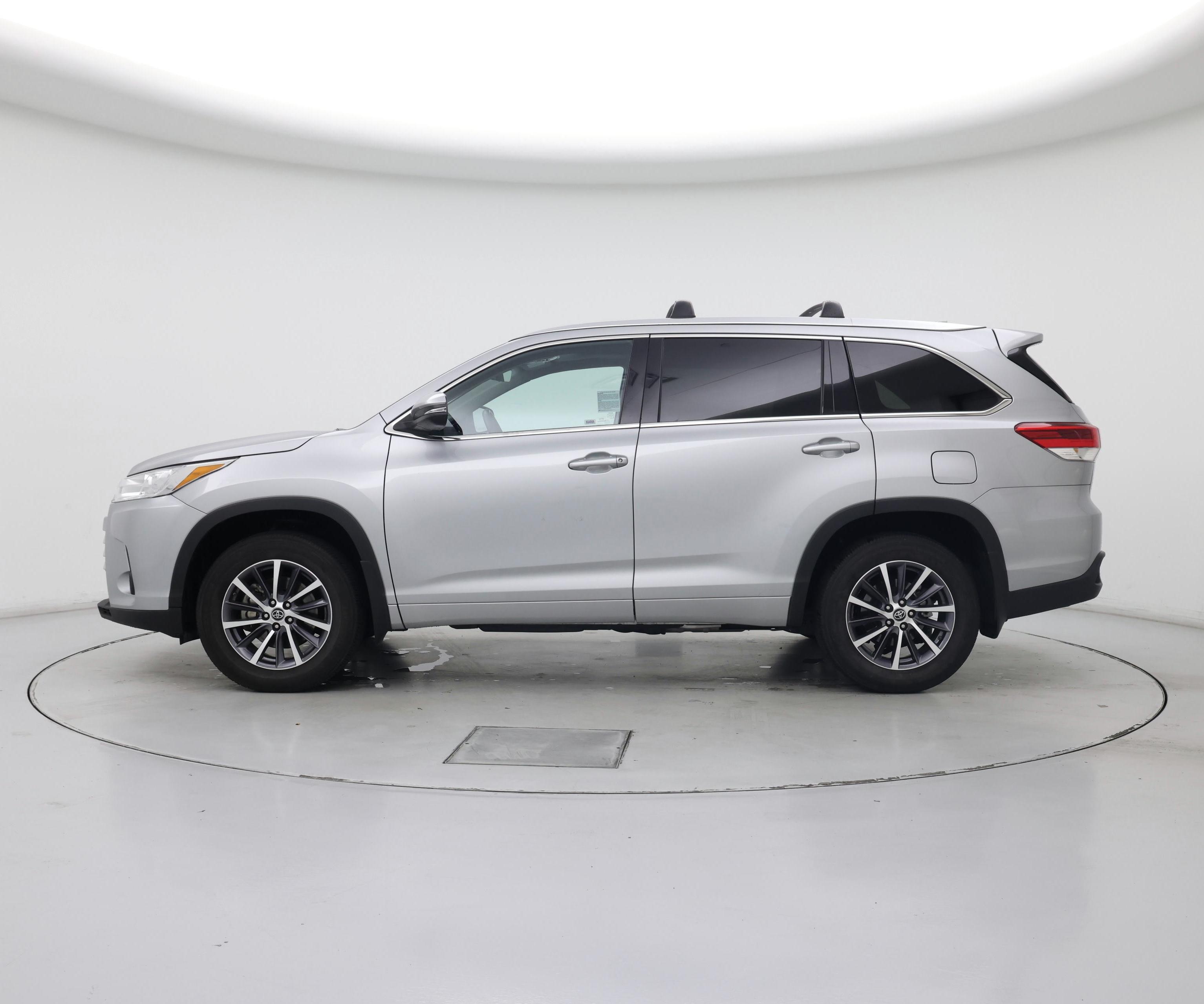 Thumbnail: 2017 Toyota Highlander - 3