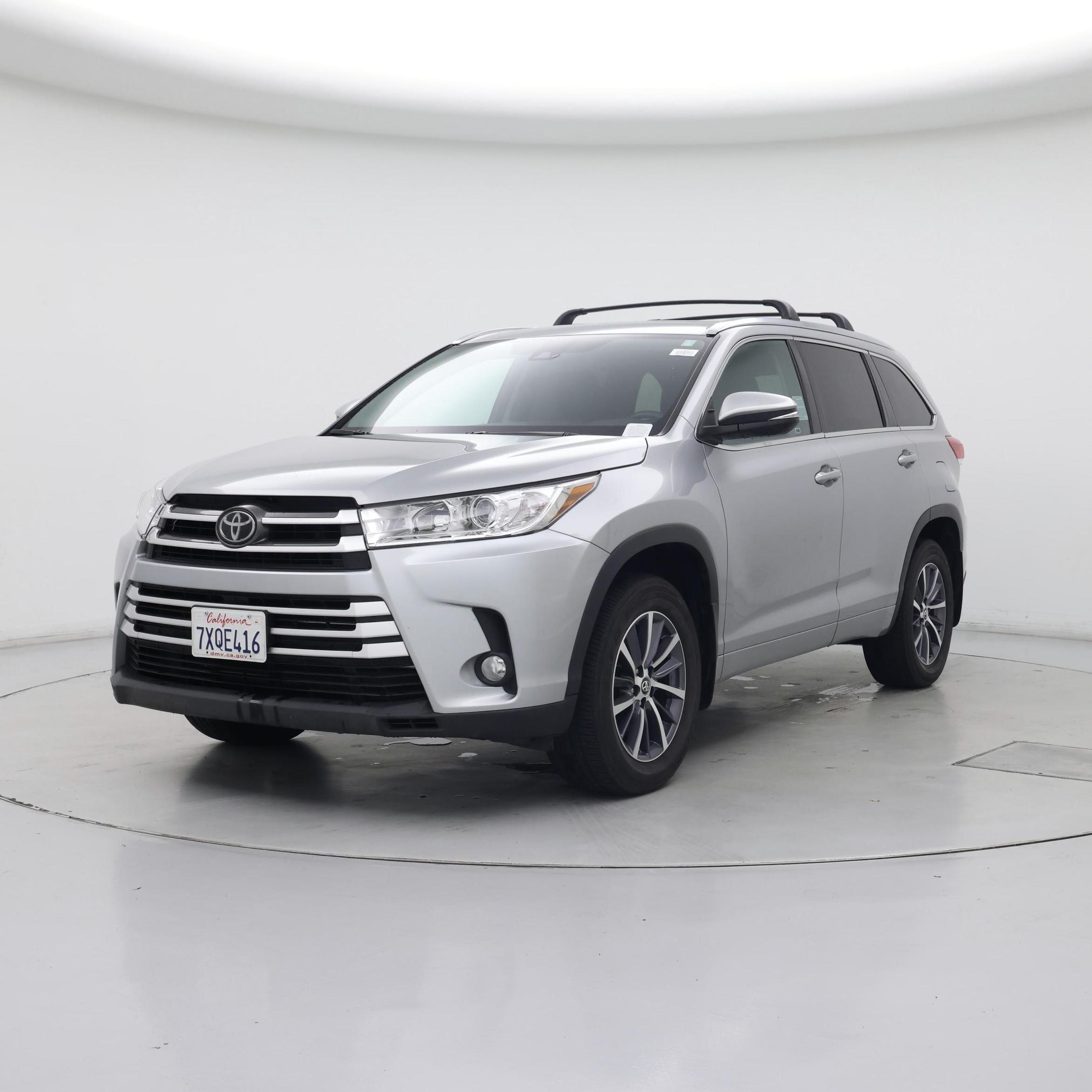 Thumbnail: 2017 Toyota Highlander - 4