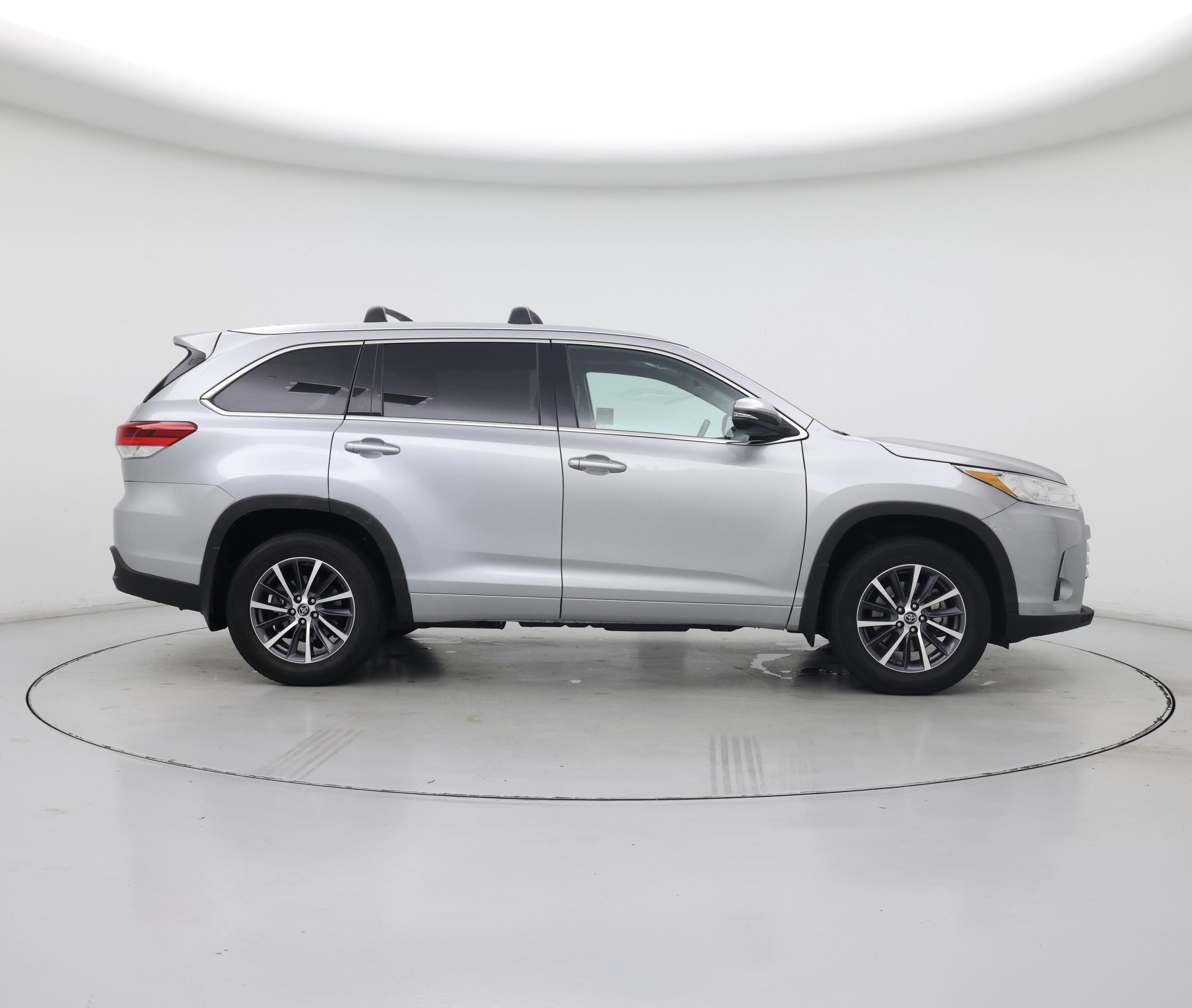 Thumbnail: 2017 Toyota Highlander - 7