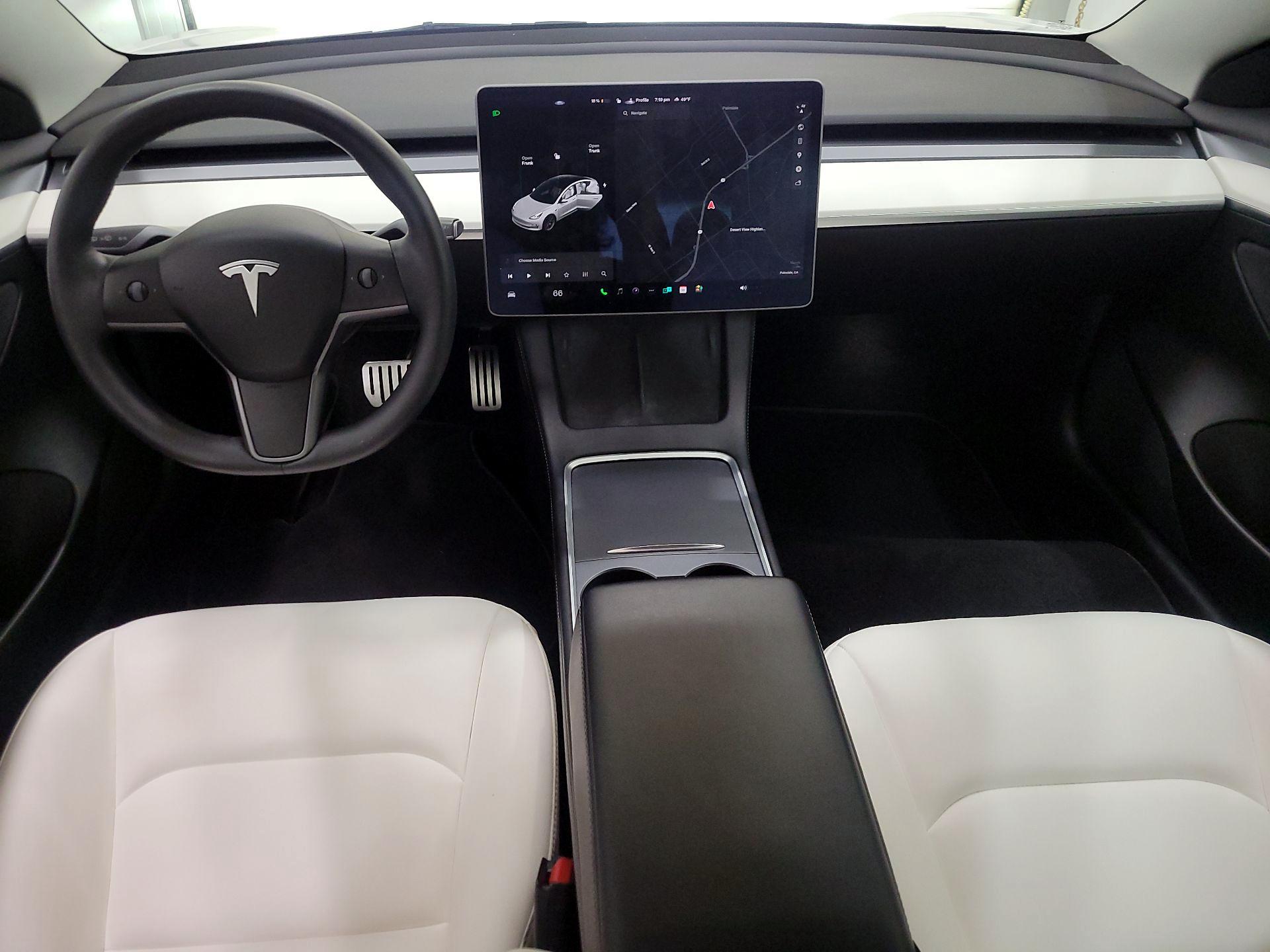 Thumbnail: 2022 Tesla Model 3 - 9