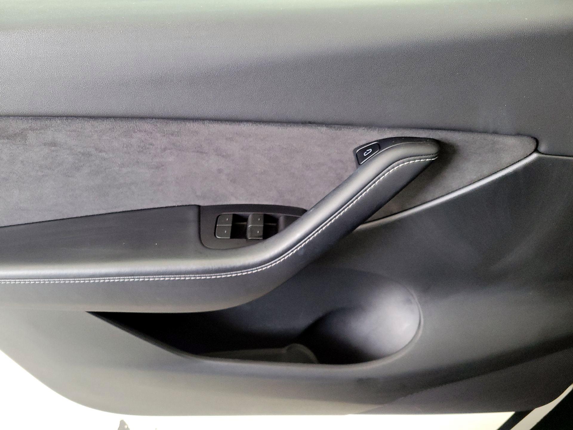 Thumbnail: 2022 Tesla Model Y - 12