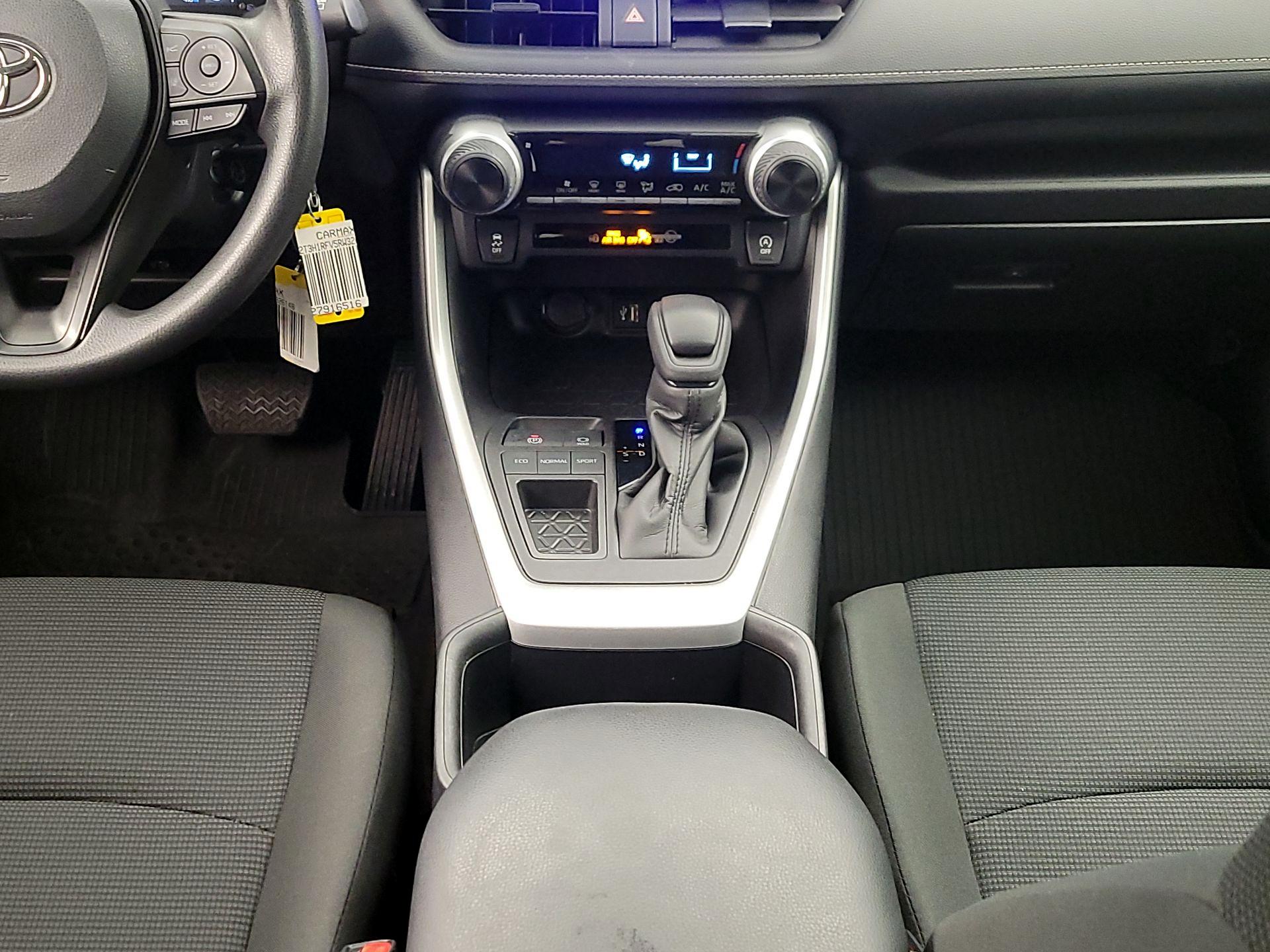 Thumbnail: 2024 Toyota RAV4 - 17