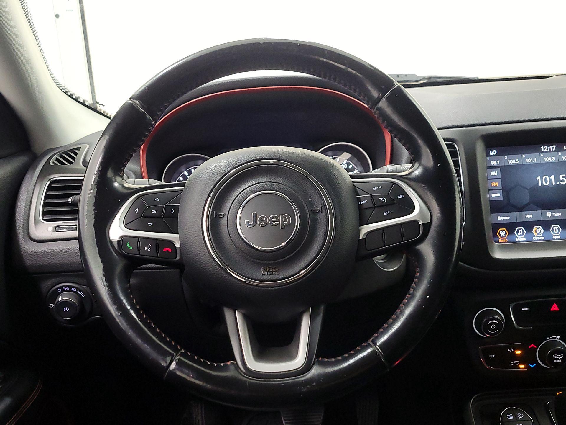 Thumbnail: 2020 Jeep Compass - 10