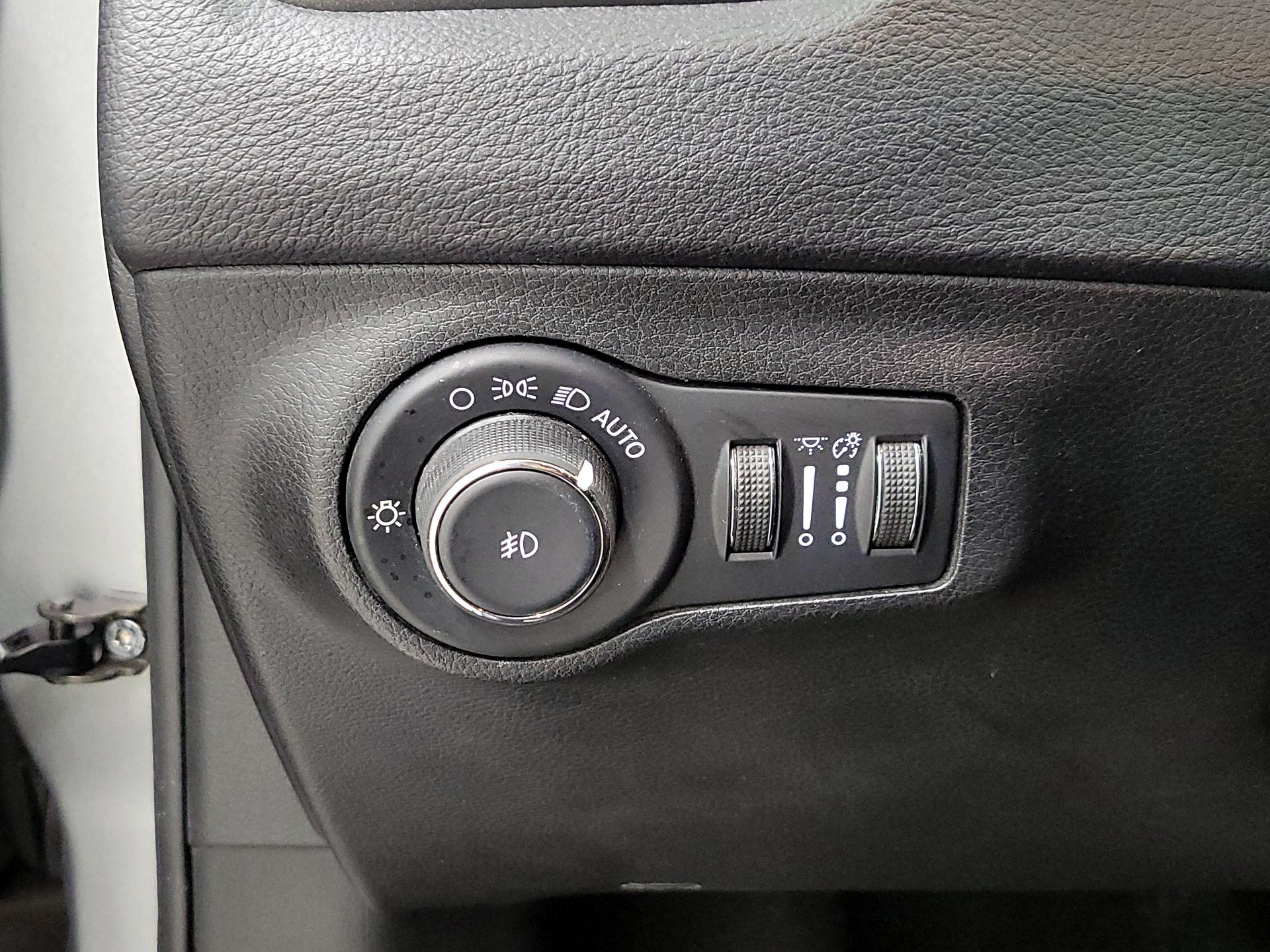 Thumbnail: 2020 Jeep Compass - 13