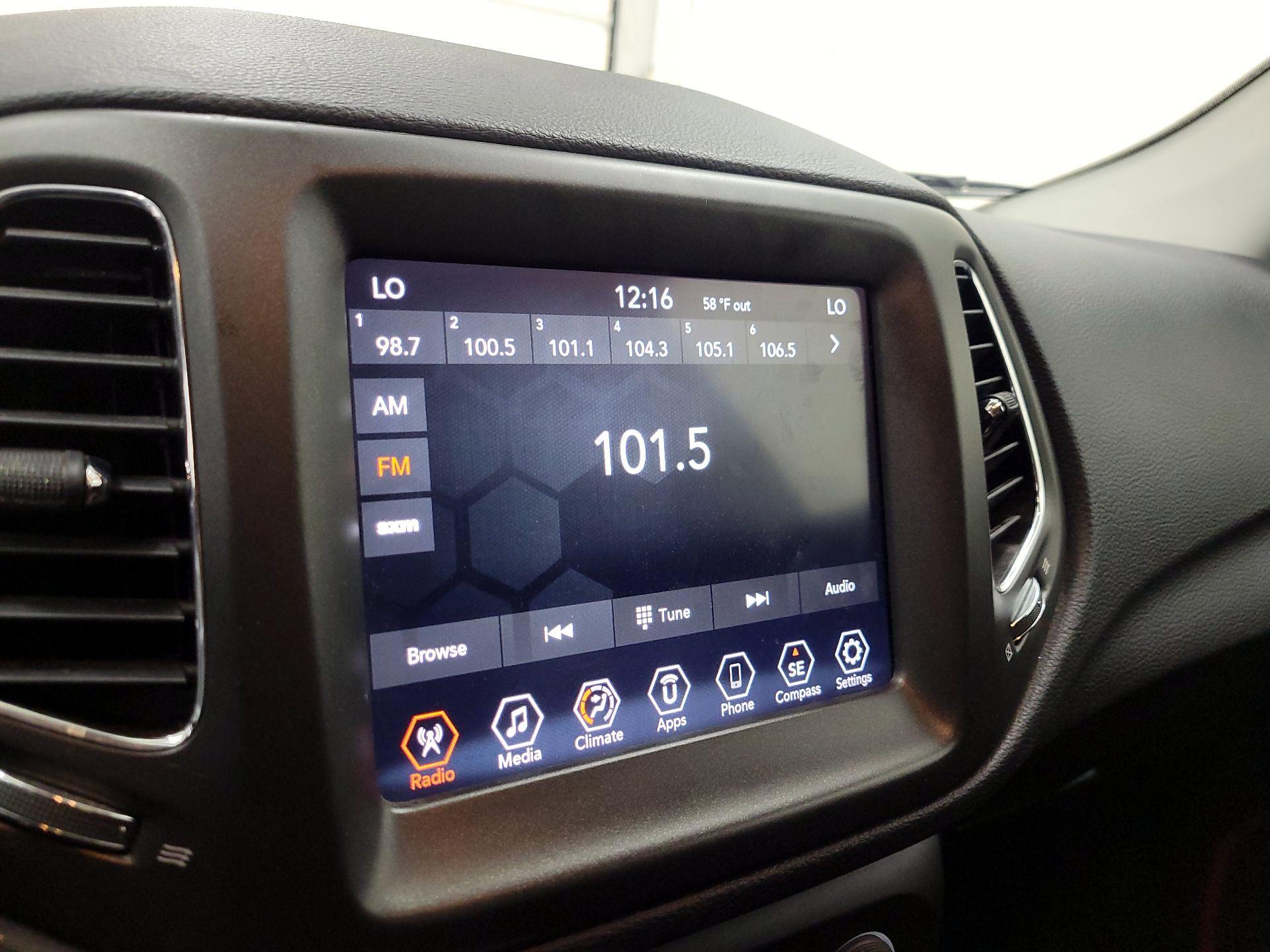 Thumbnail: 2020 Jeep Compass - 15