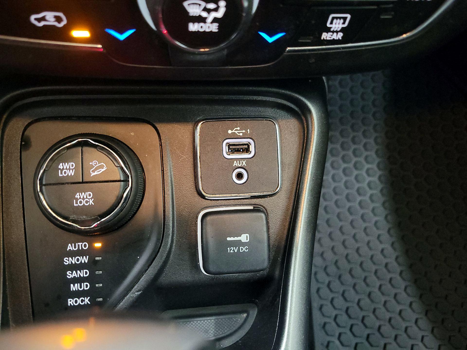 Thumbnail: 2020 Jeep Compass - 18