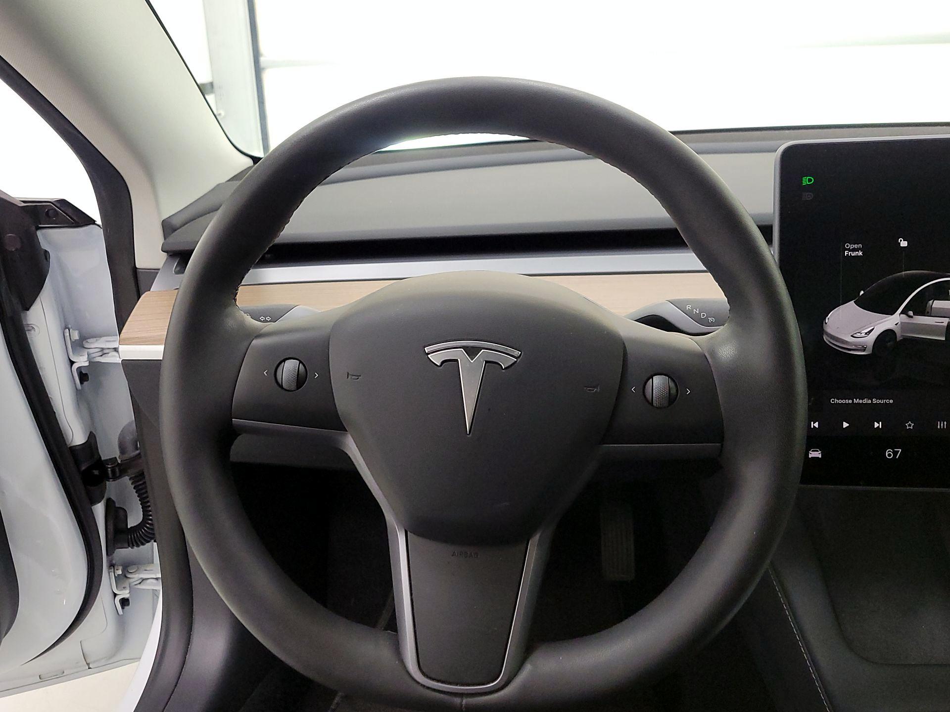 Thumbnail: 2023 Tesla Model 3 - 10