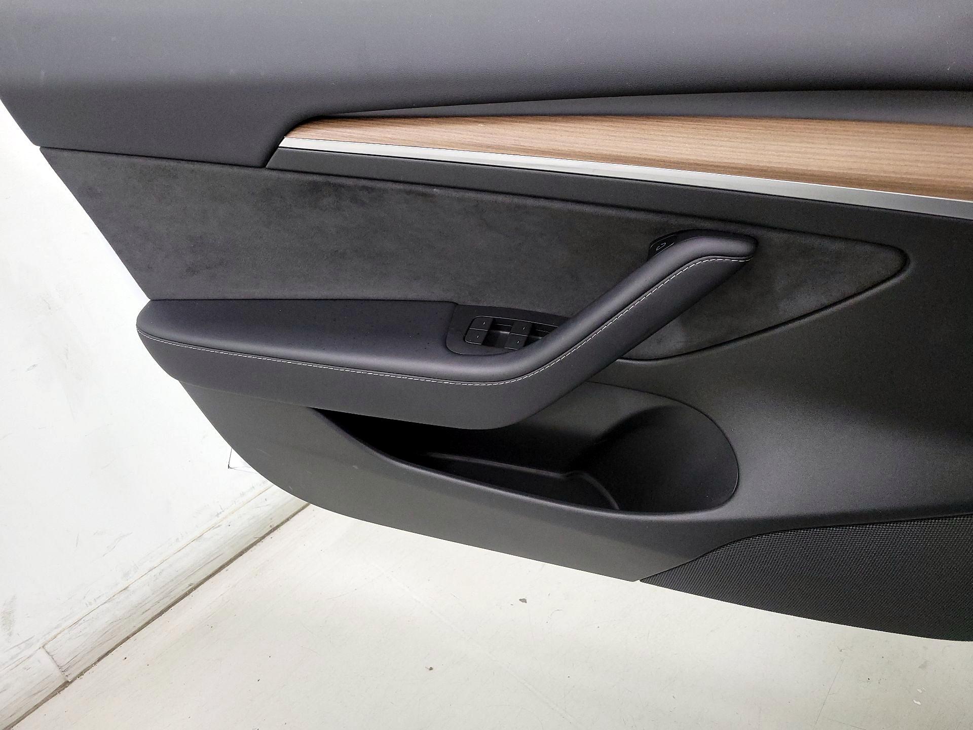 Thumbnail: 2023 Tesla Model 3 - 12