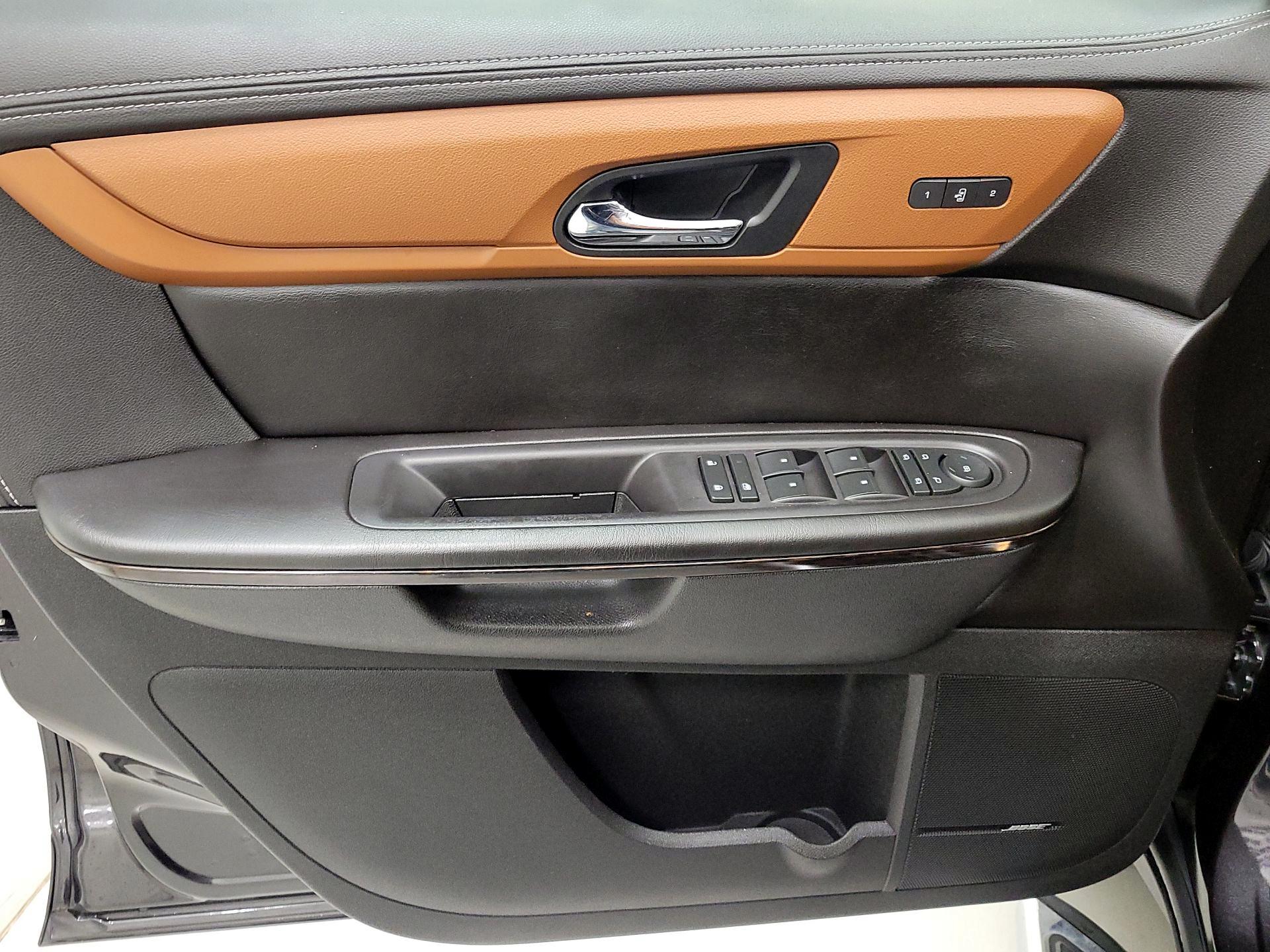 Thumbnail: 2017 Chevrolet Traverse - 12