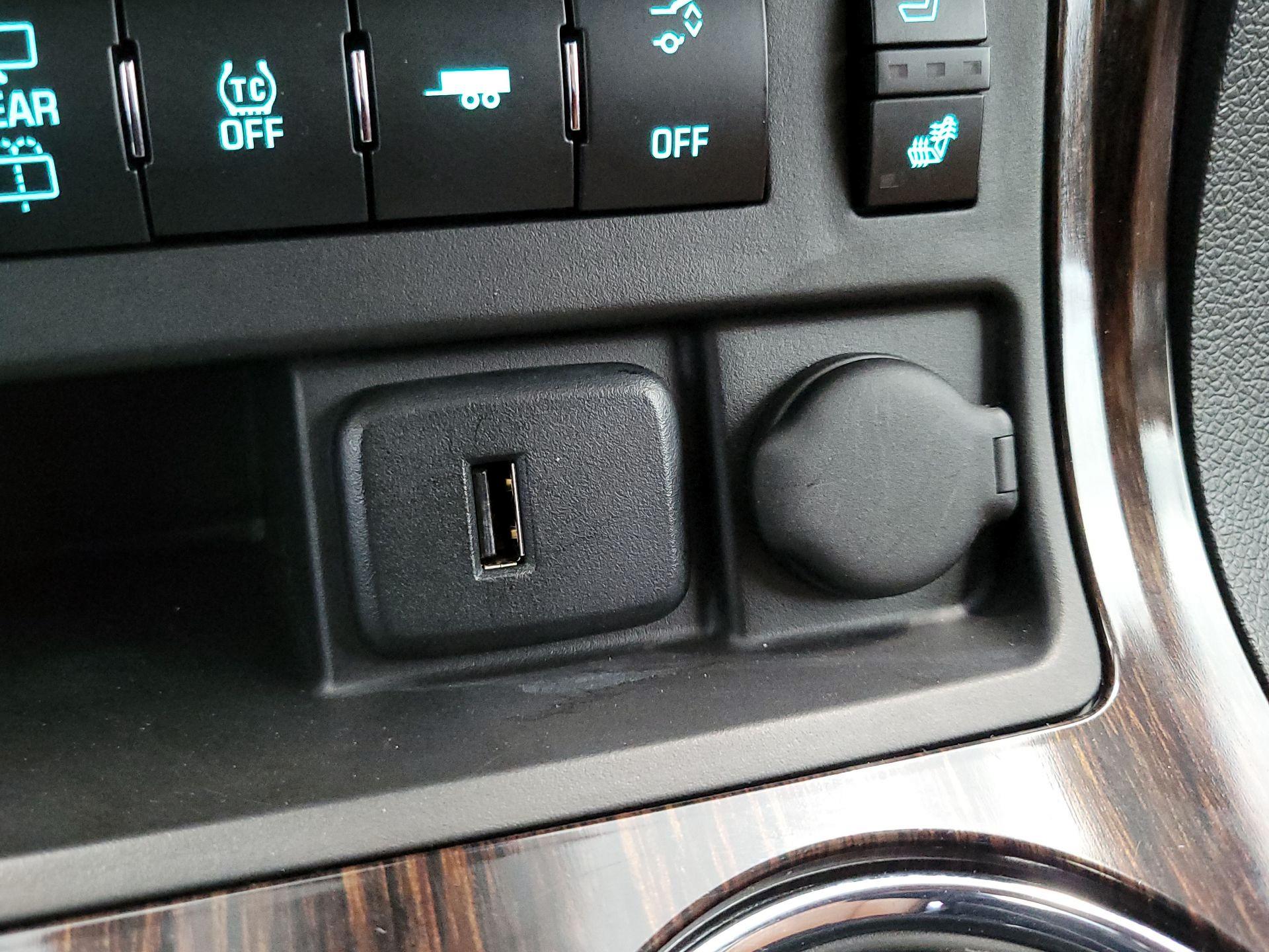 Thumbnail: 2017 Chevrolet Traverse - 18