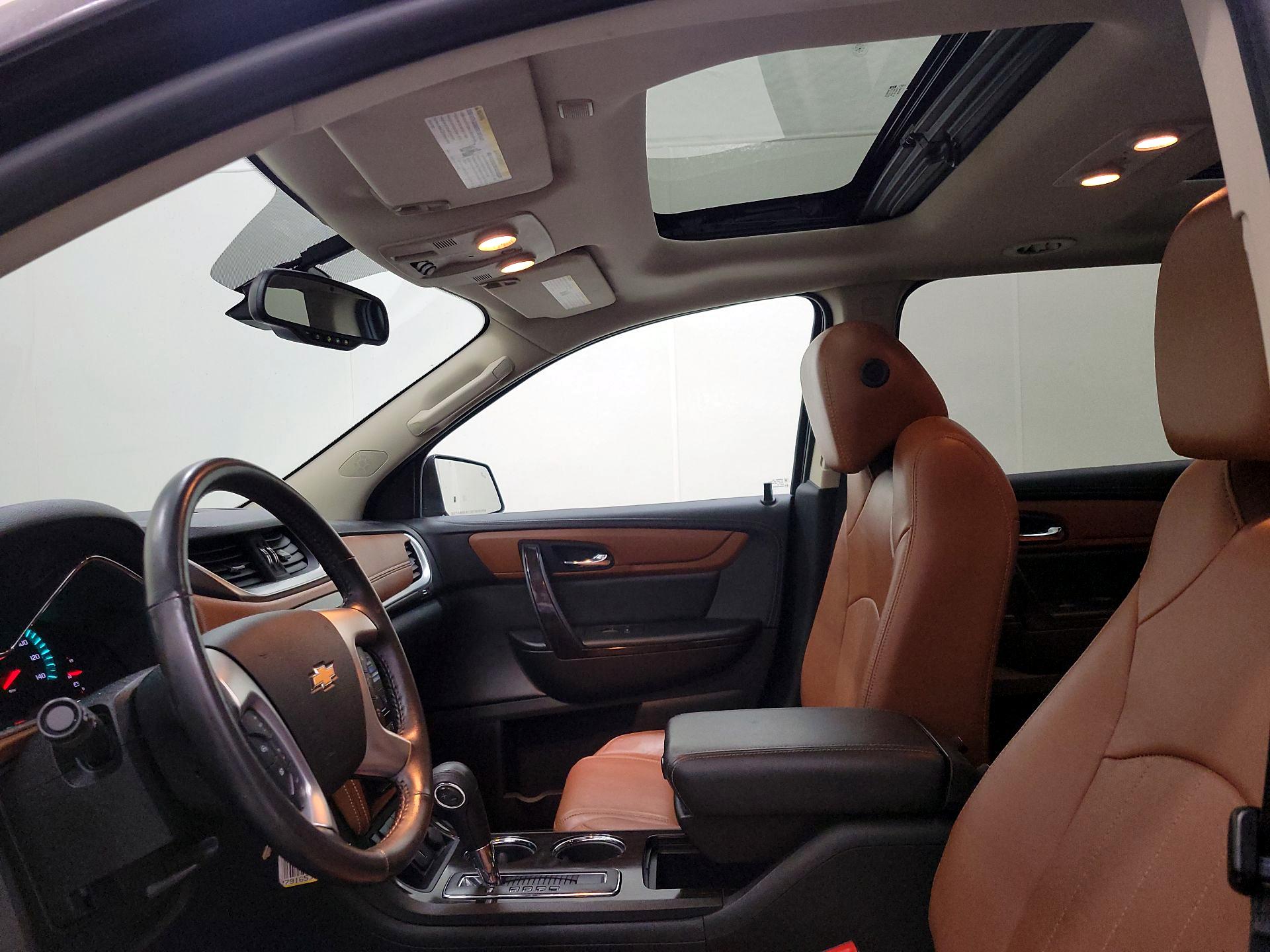 Thumbnail: 2017 Chevrolet Traverse - 19