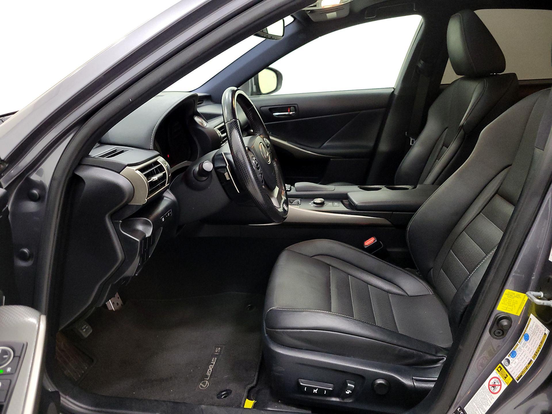 Thumbnail: 2016 Lexus IS - 11