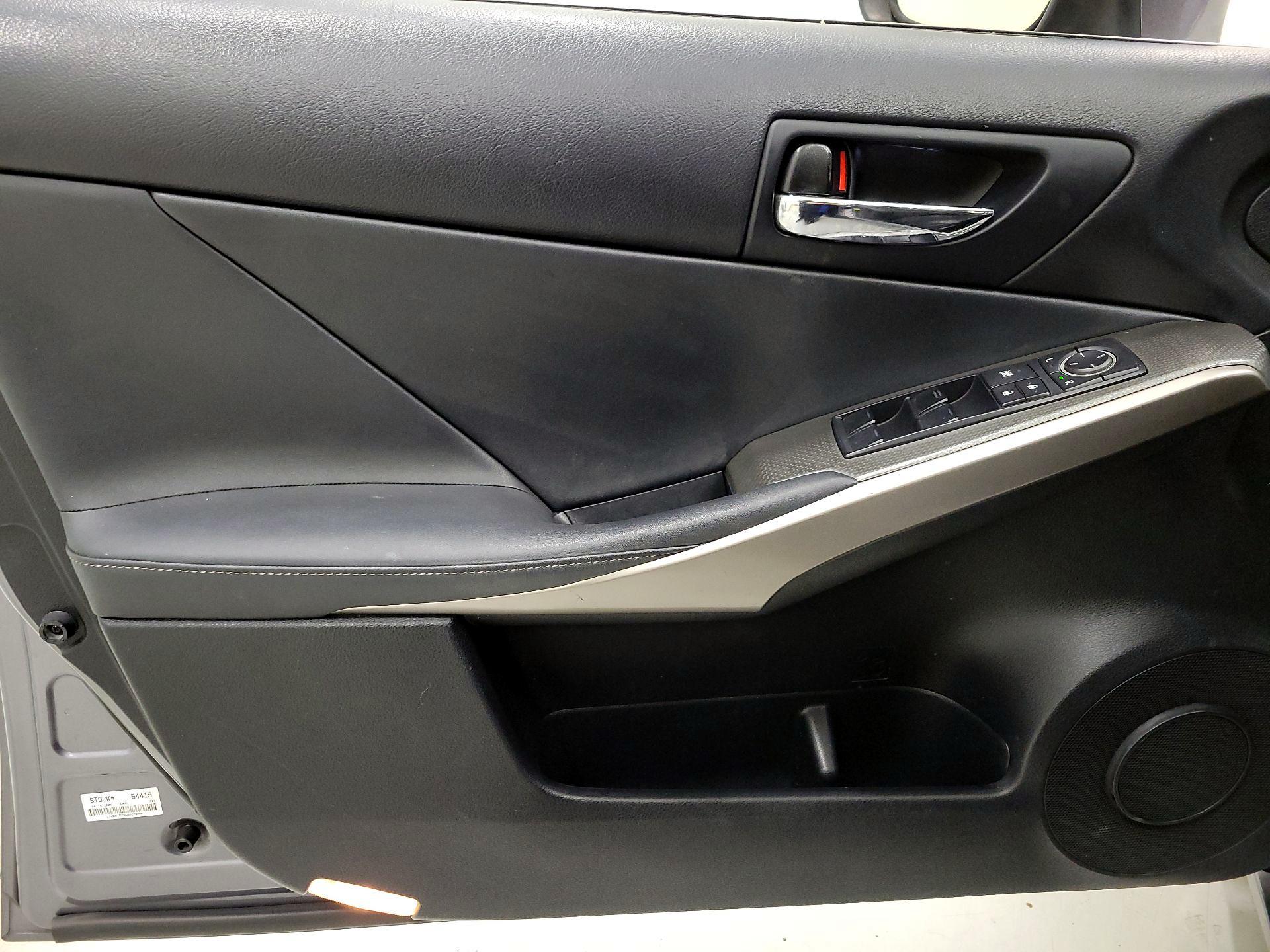 Thumbnail: 2016 Lexus IS - 12