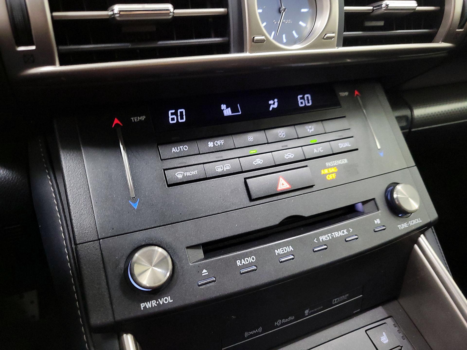 Thumbnail: 2016 Lexus IS - 17