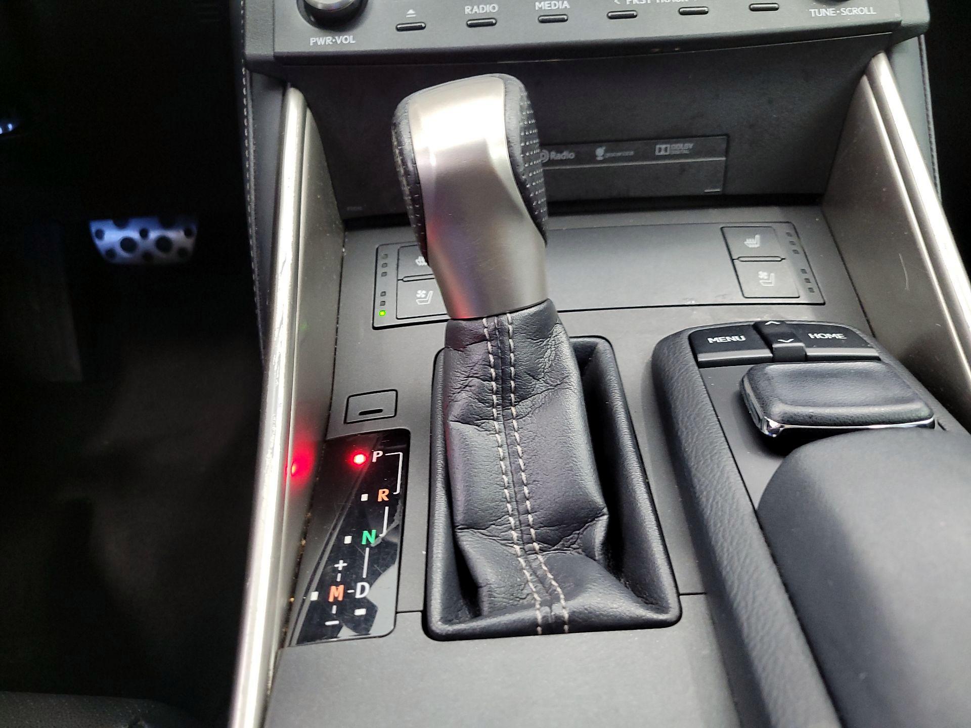 Thumbnail: 2016 Lexus IS - 18