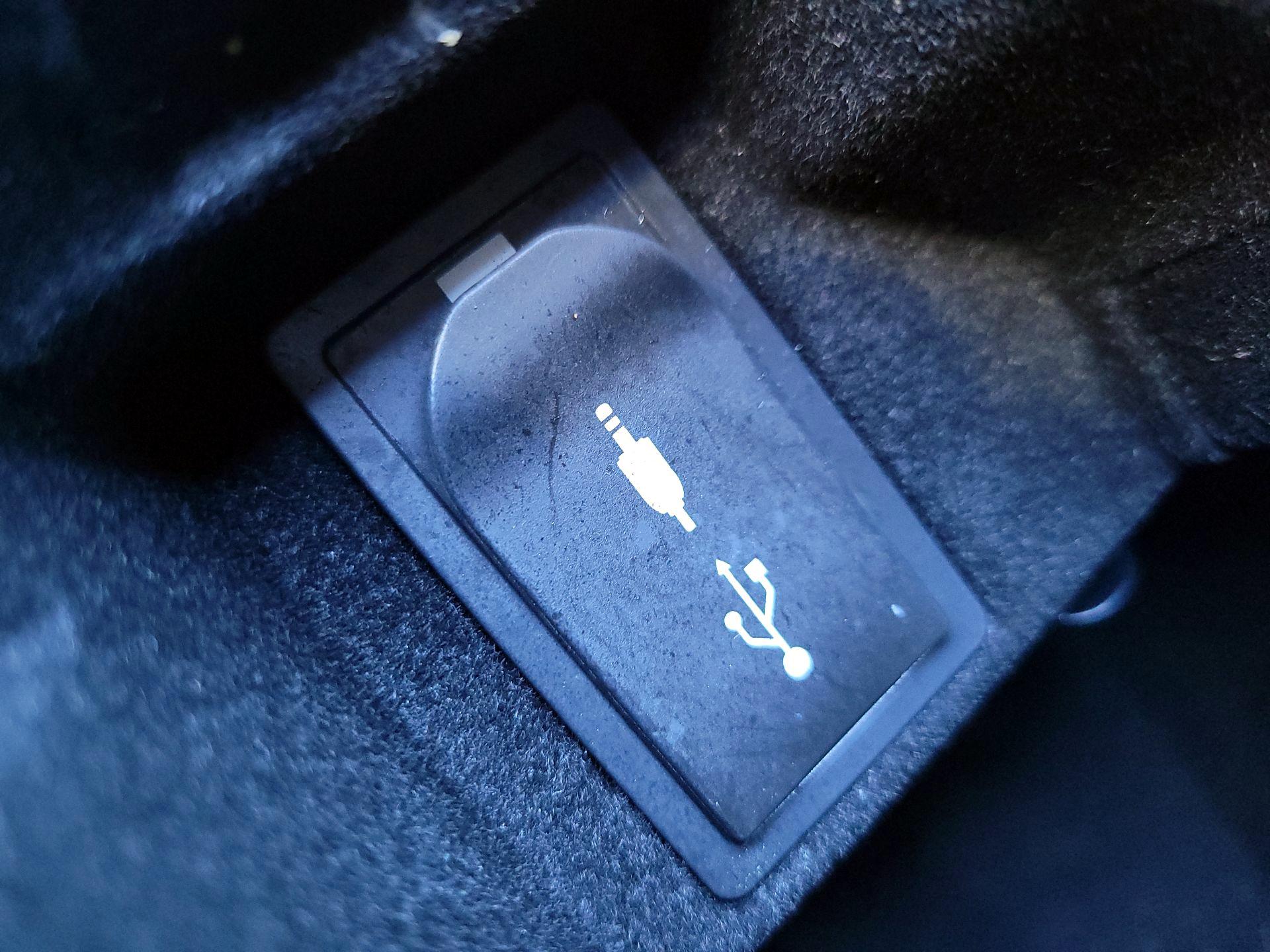 Thumbnail: 2016 Lexus IS - 19