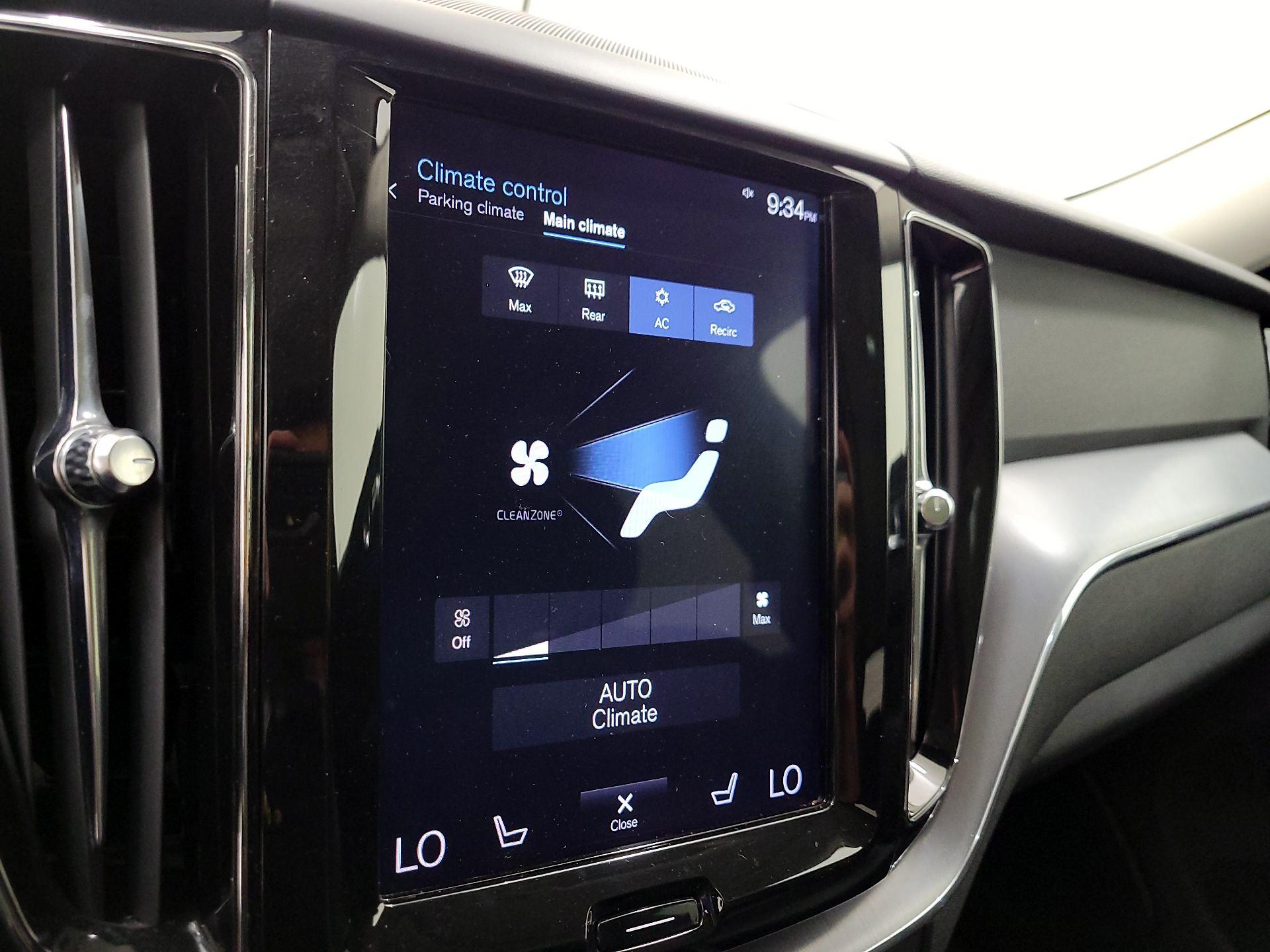 Thumbnail: 2020 Volvo XC60 - 16