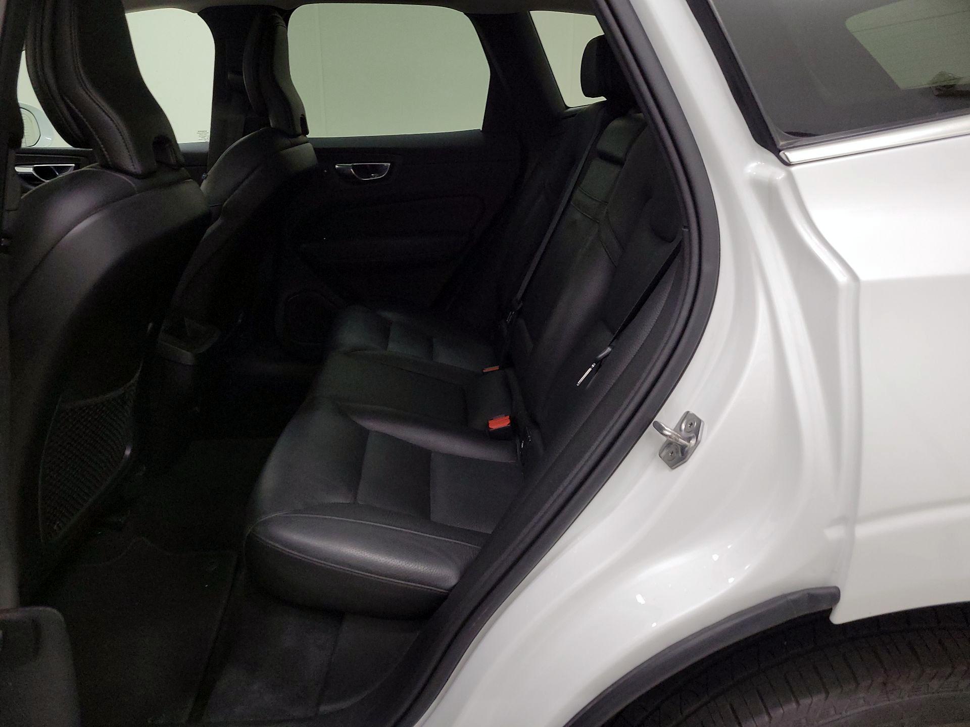 Thumbnail: 2020 Volvo XC60 - 20