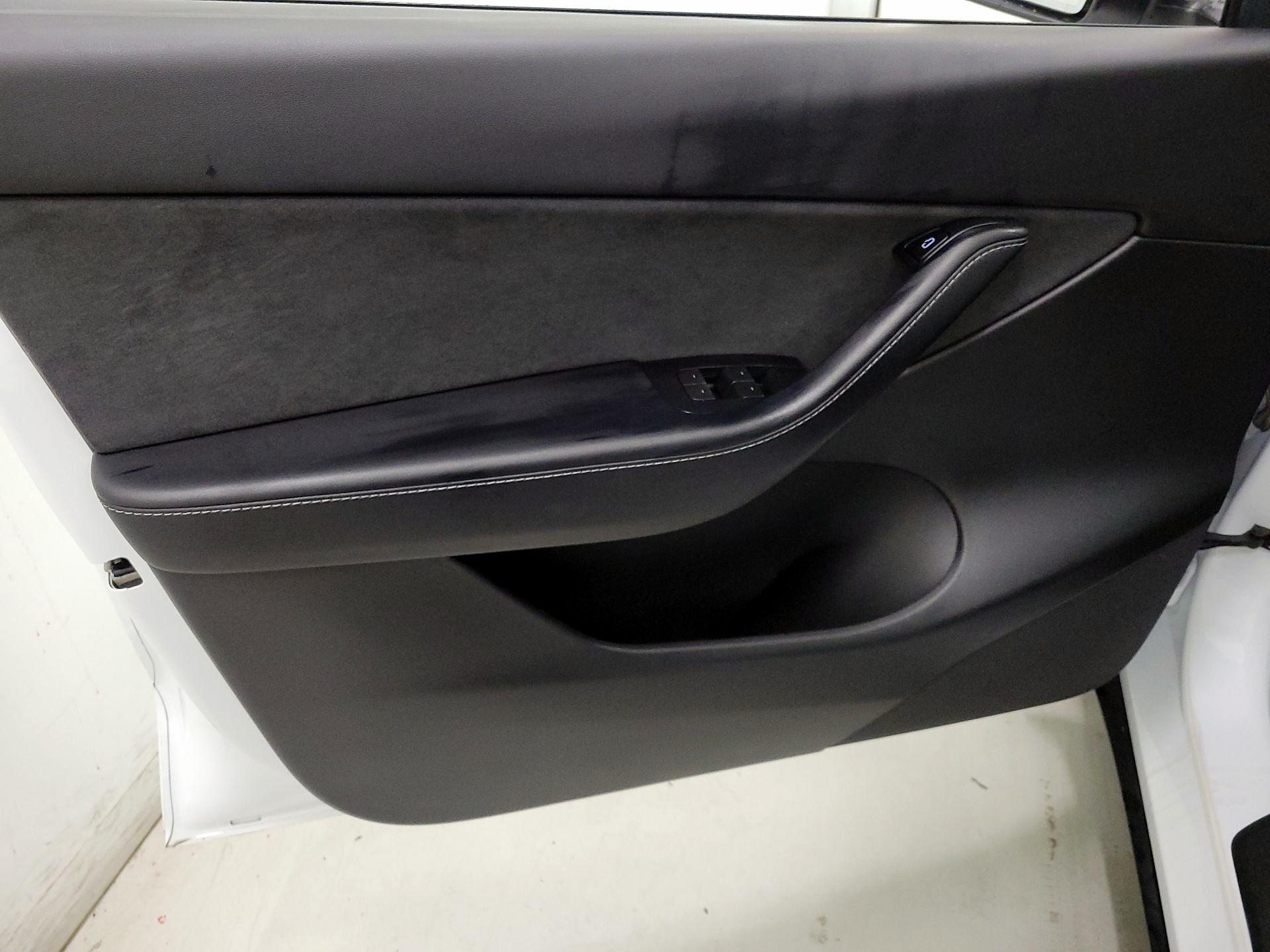 Thumbnail: 2022 Tesla Model Y - 12