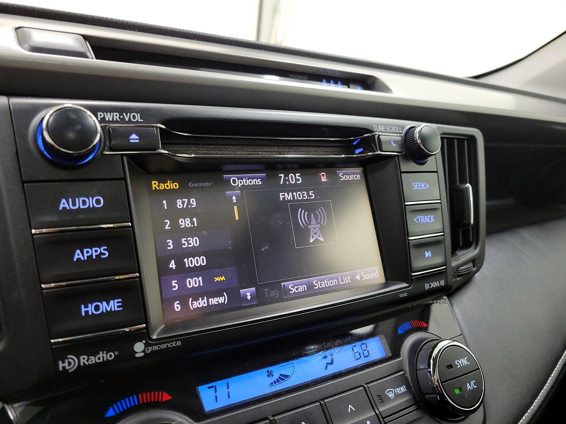 Thumbnail: 2018 Toyota RAV4 - 15