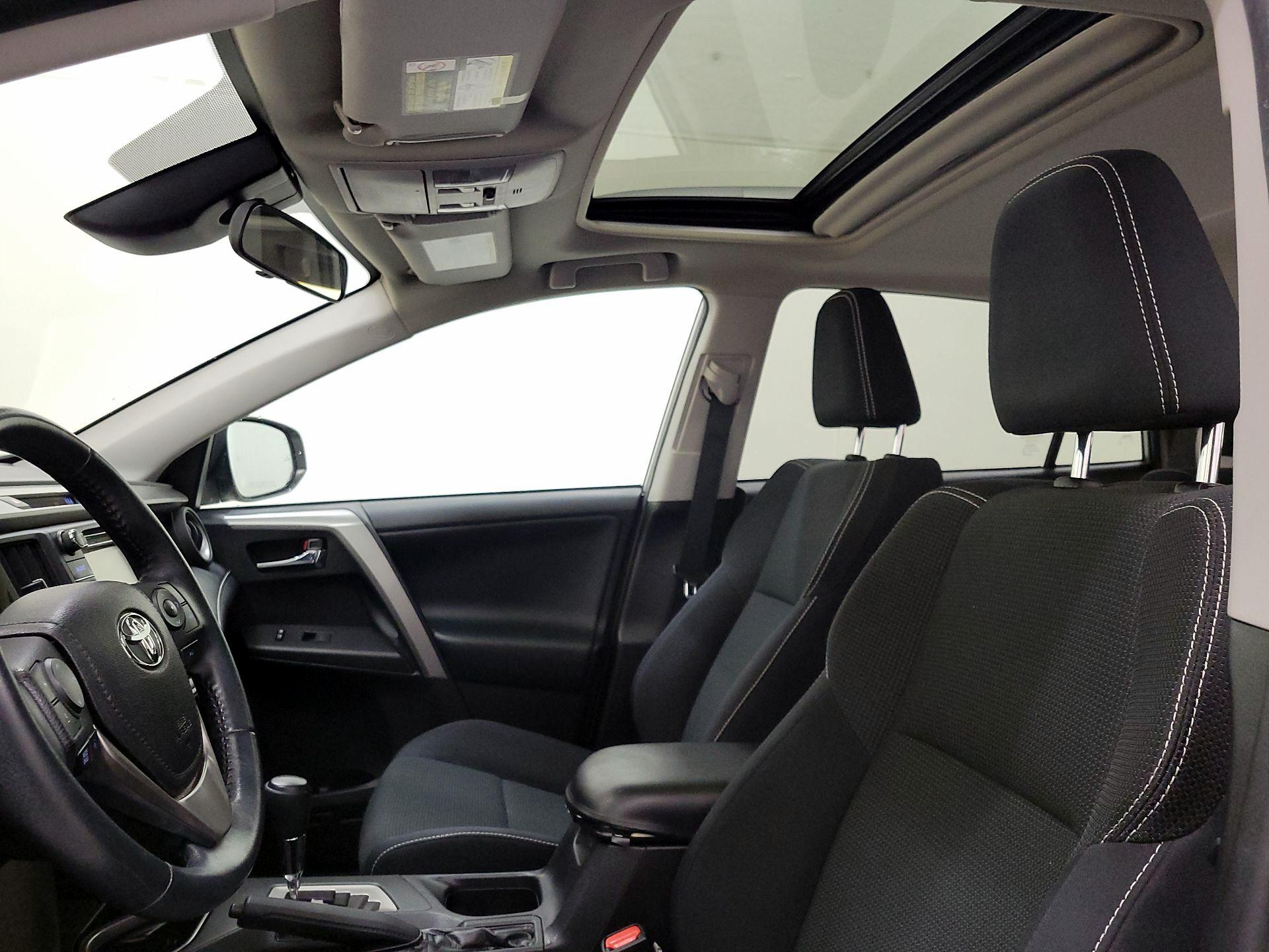 Thumbnail: 2018 Toyota RAV4 - 19