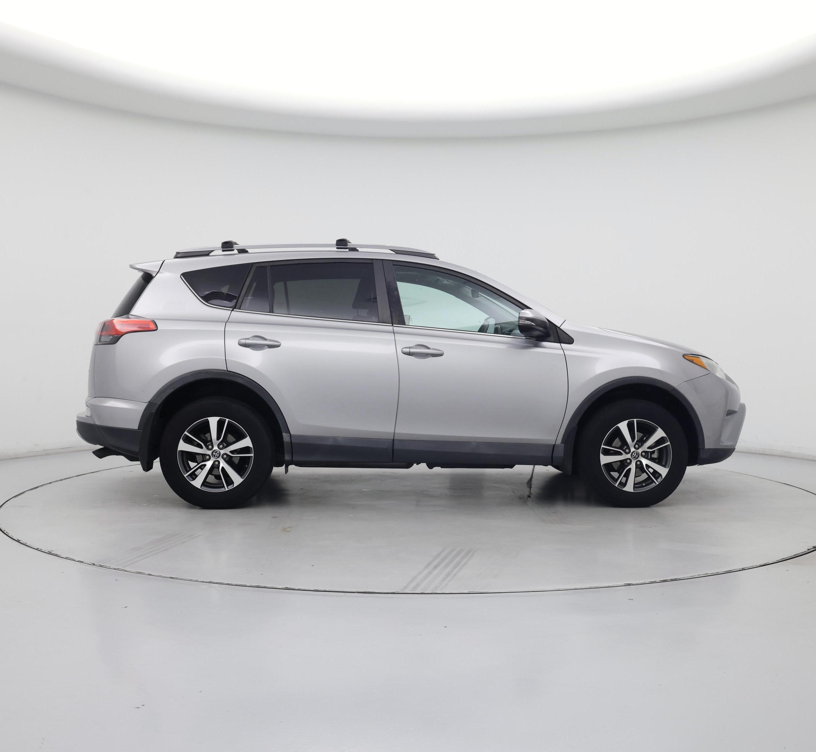 Thumbnail: 2018 Toyota RAV4 - 7