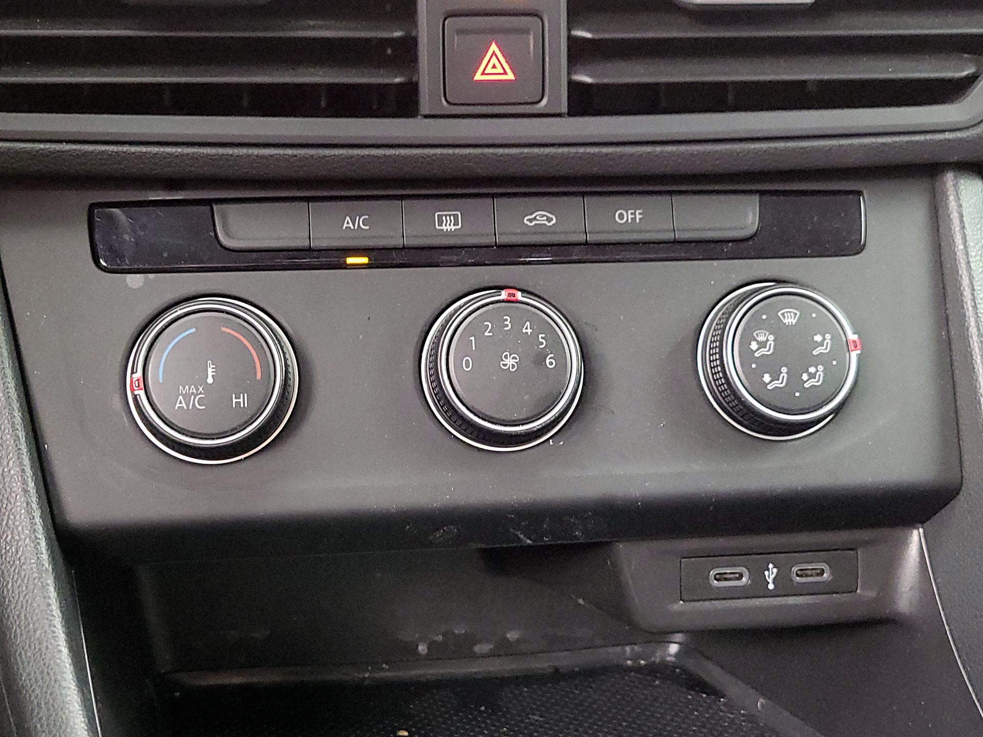 Thumbnail: 2020 Volkswagen Jetta - 16