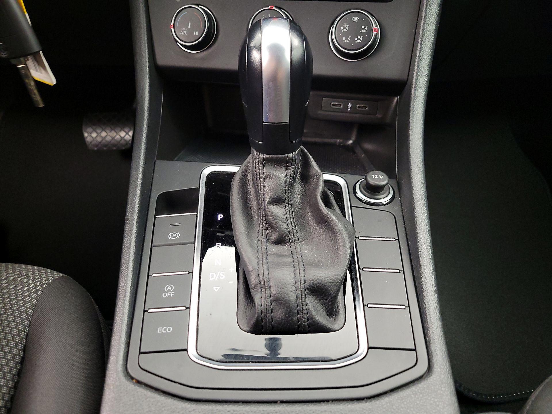 Thumbnail: 2020 Volkswagen Jetta - 17