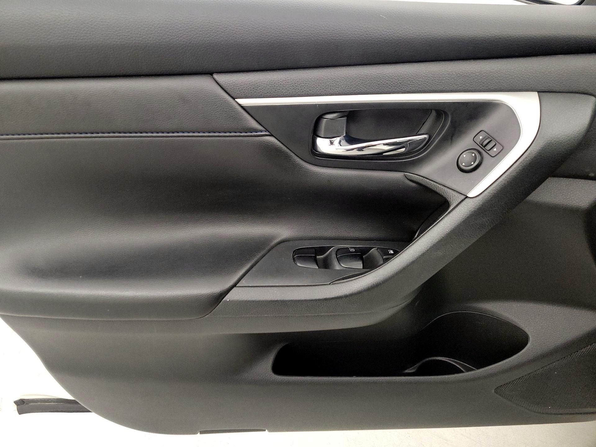 Thumbnail: 2018 Nissan Altima - 12