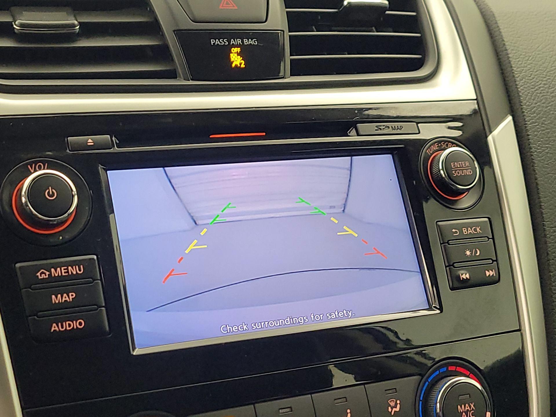 Thumbnail: 2018 Nissan Altima - 15